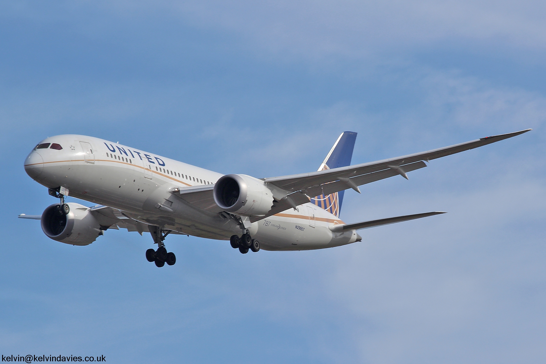 United Airlines 787 N29907