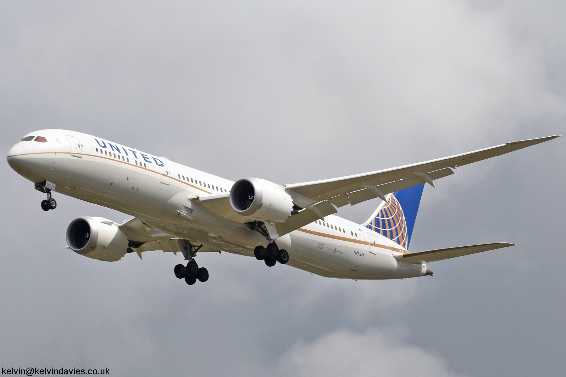 United Airlines 787 N29971