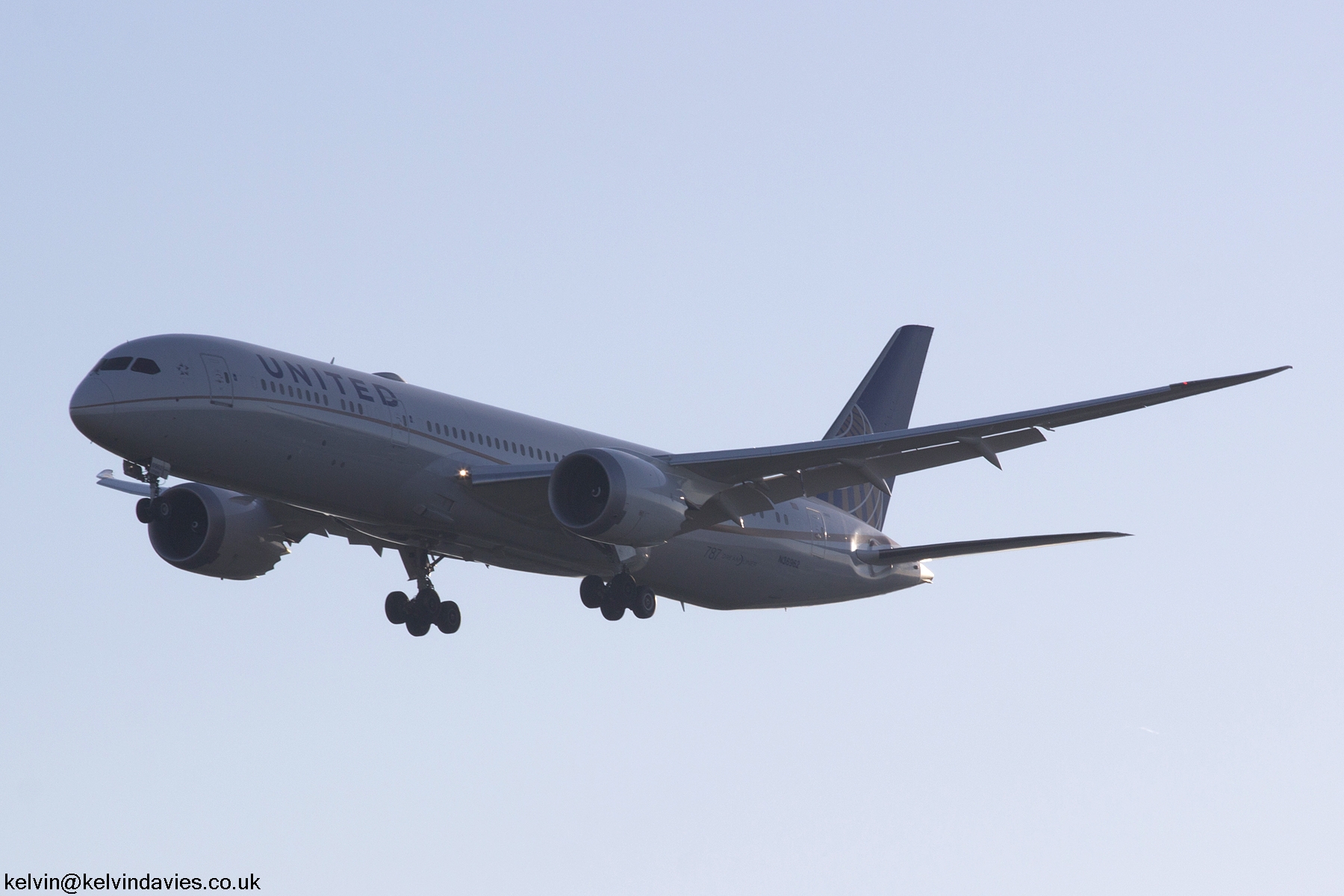 United Airlines 787 N36962