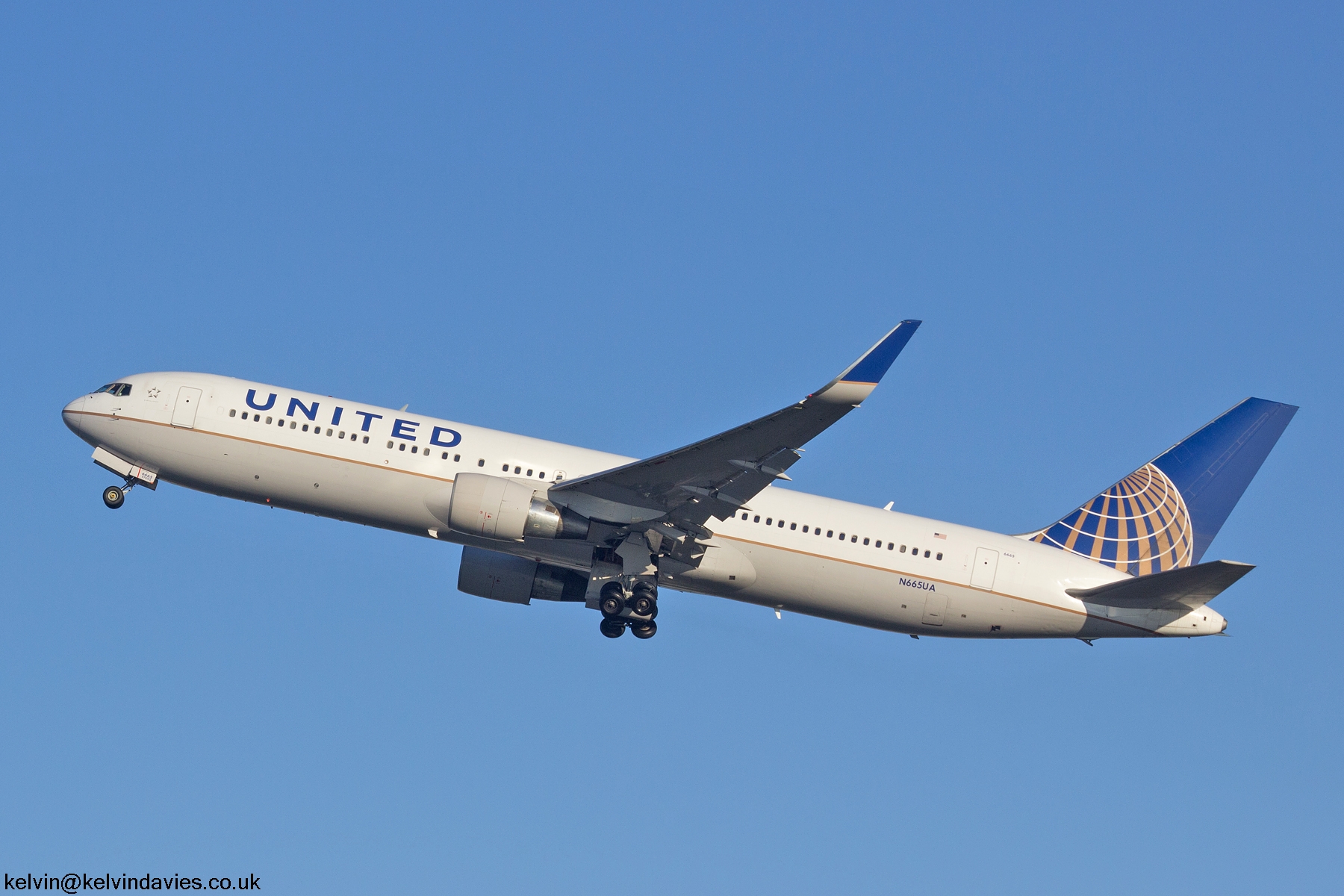 United Airlines 767 N665UA