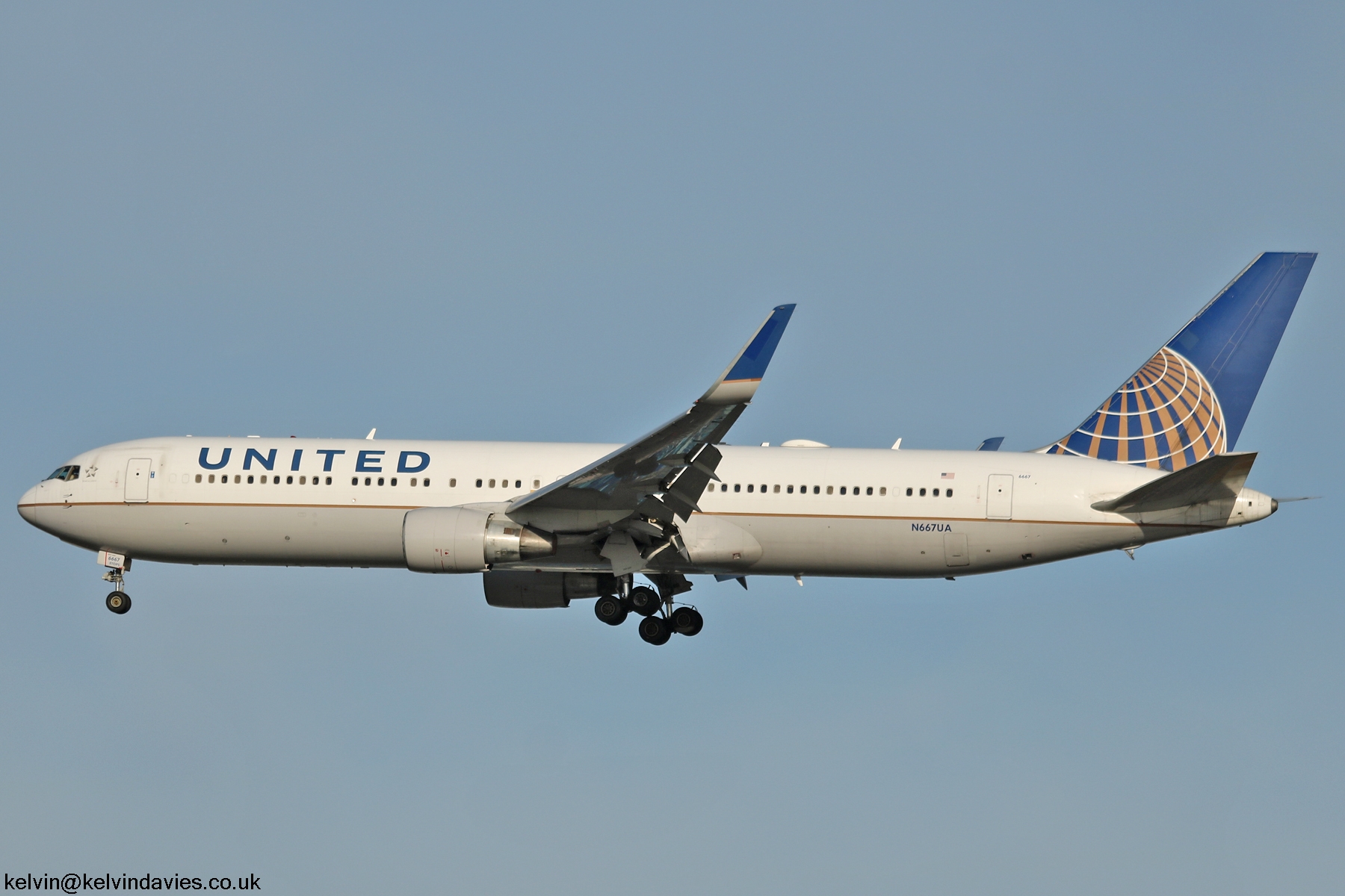 United Airlines 767 N667UA