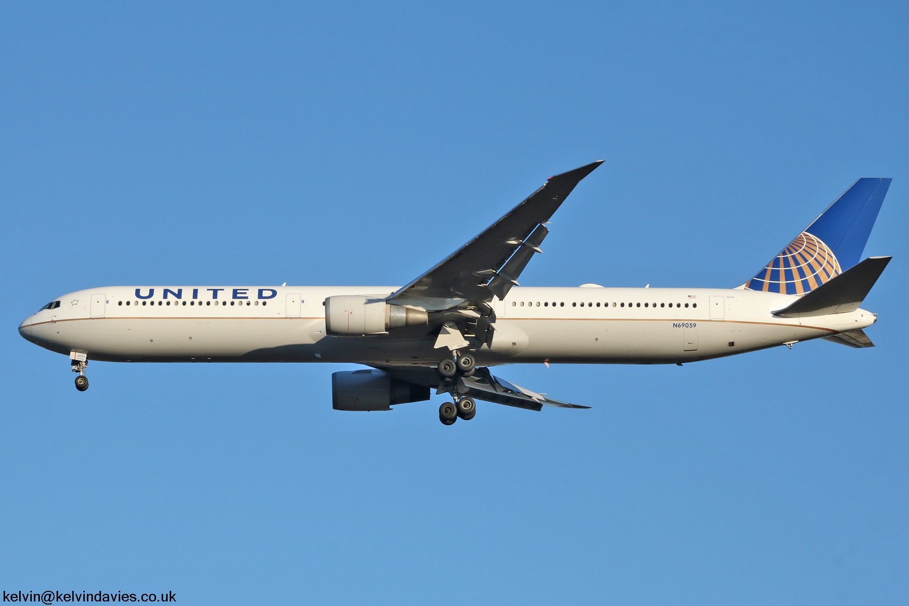 United Airlines 767 N69059