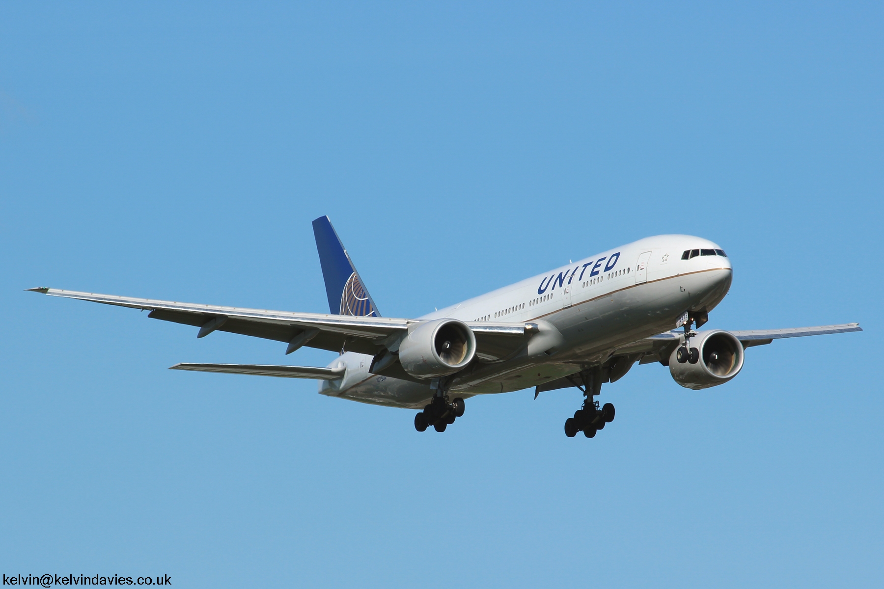 United Airlines 777 N775UA