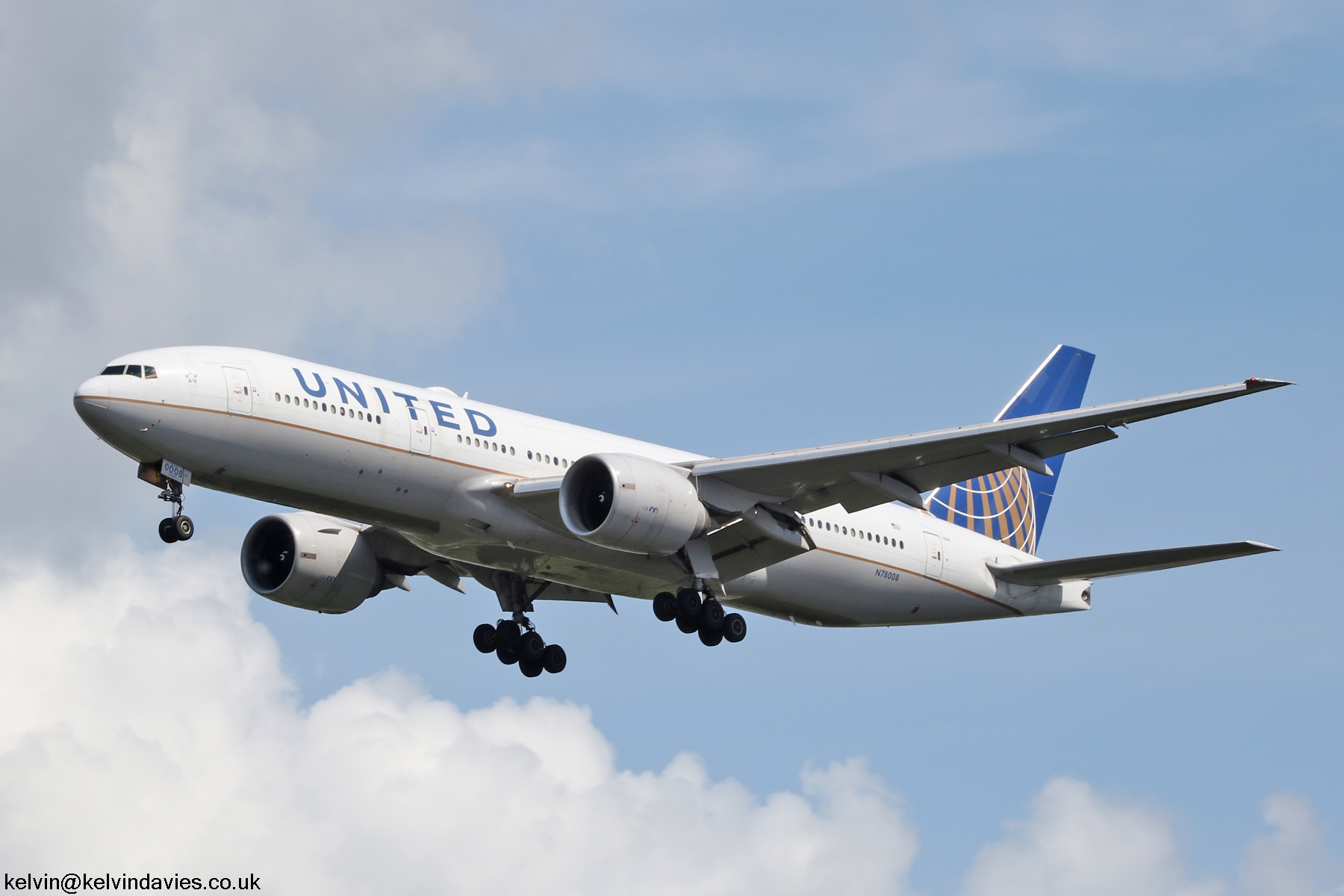 United Airlines 777 N78008
