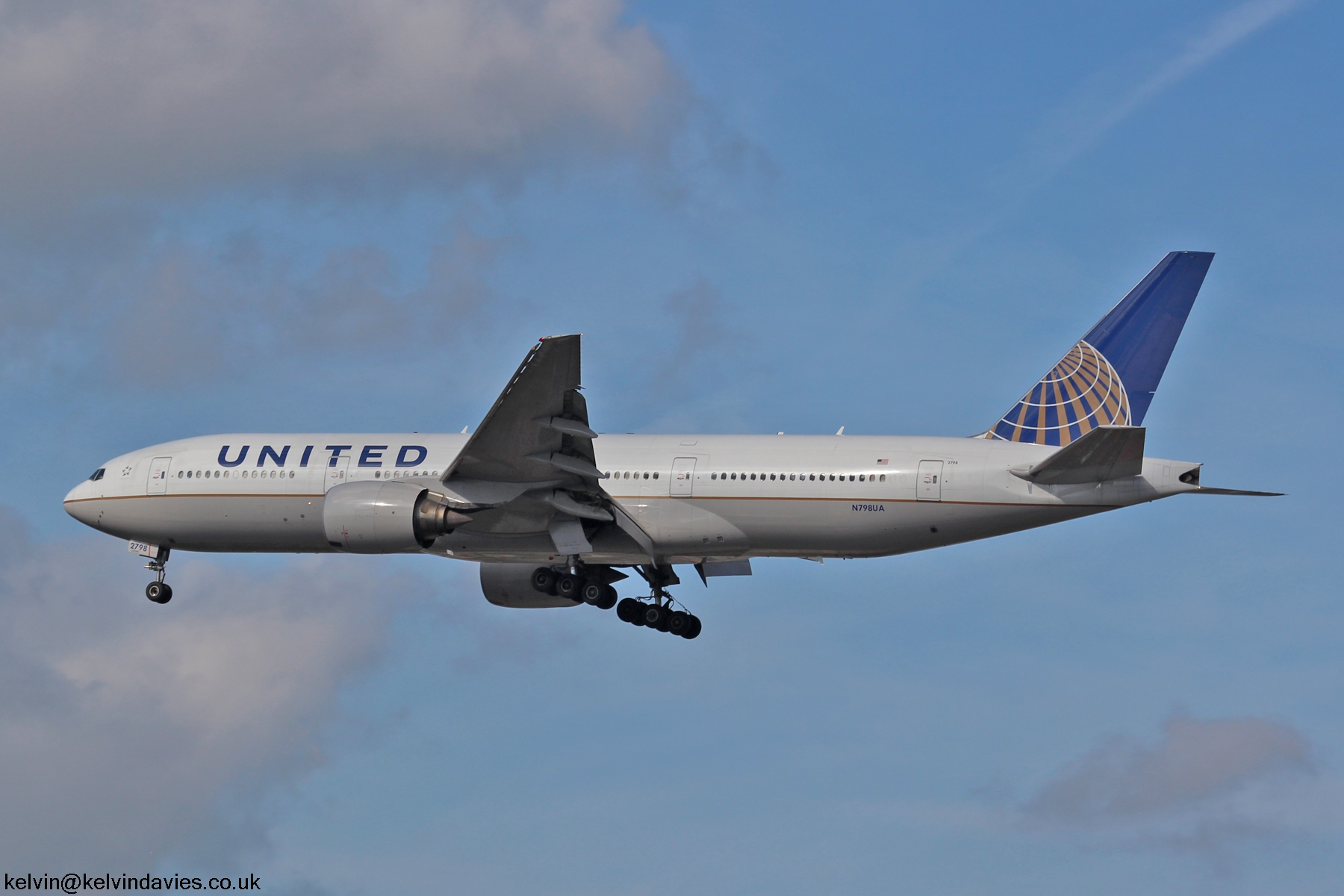 United Airlines 777 N798UA