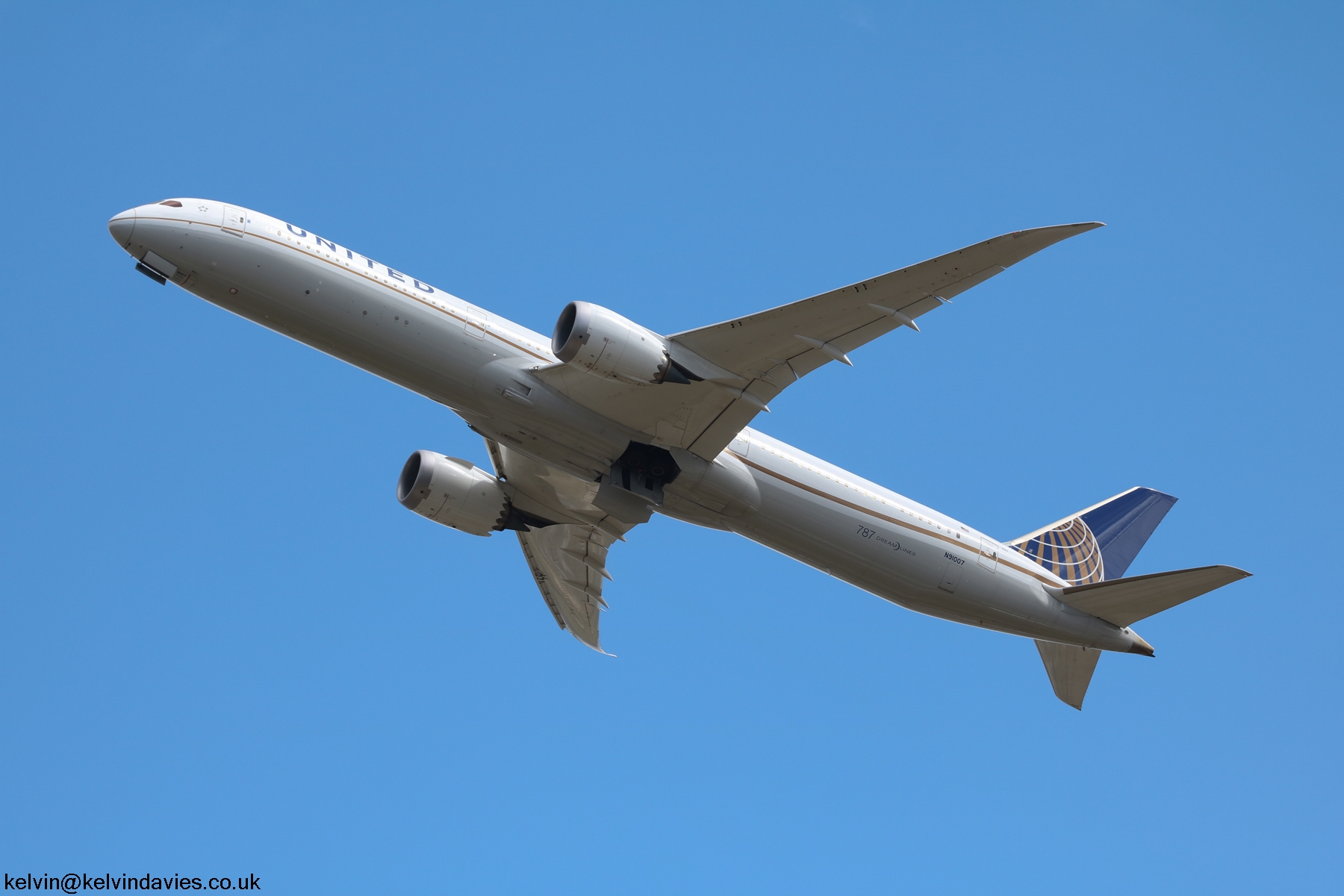United Airlines 787 N91007