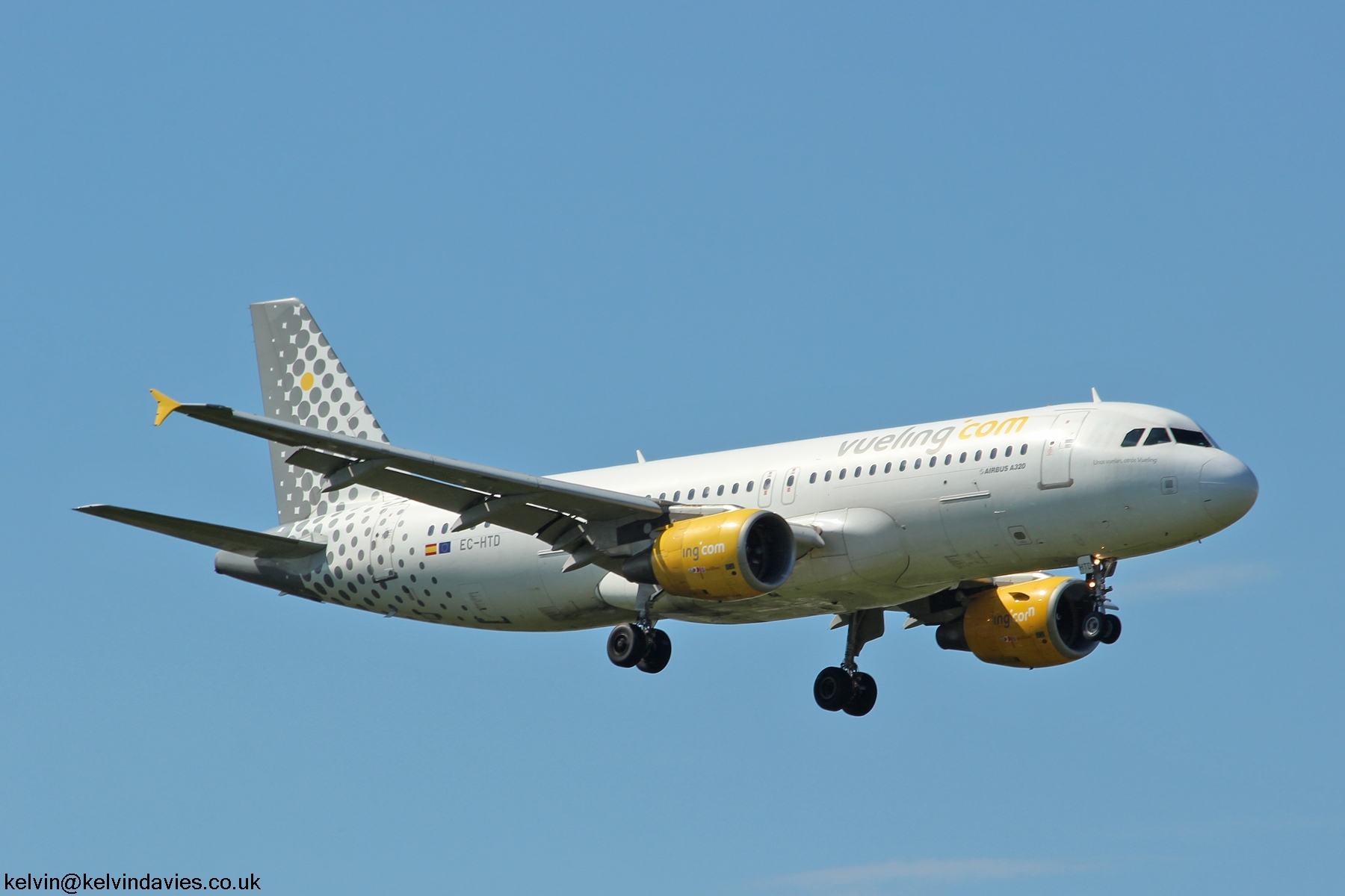 Vueling Airlines A320 EC-HTD
