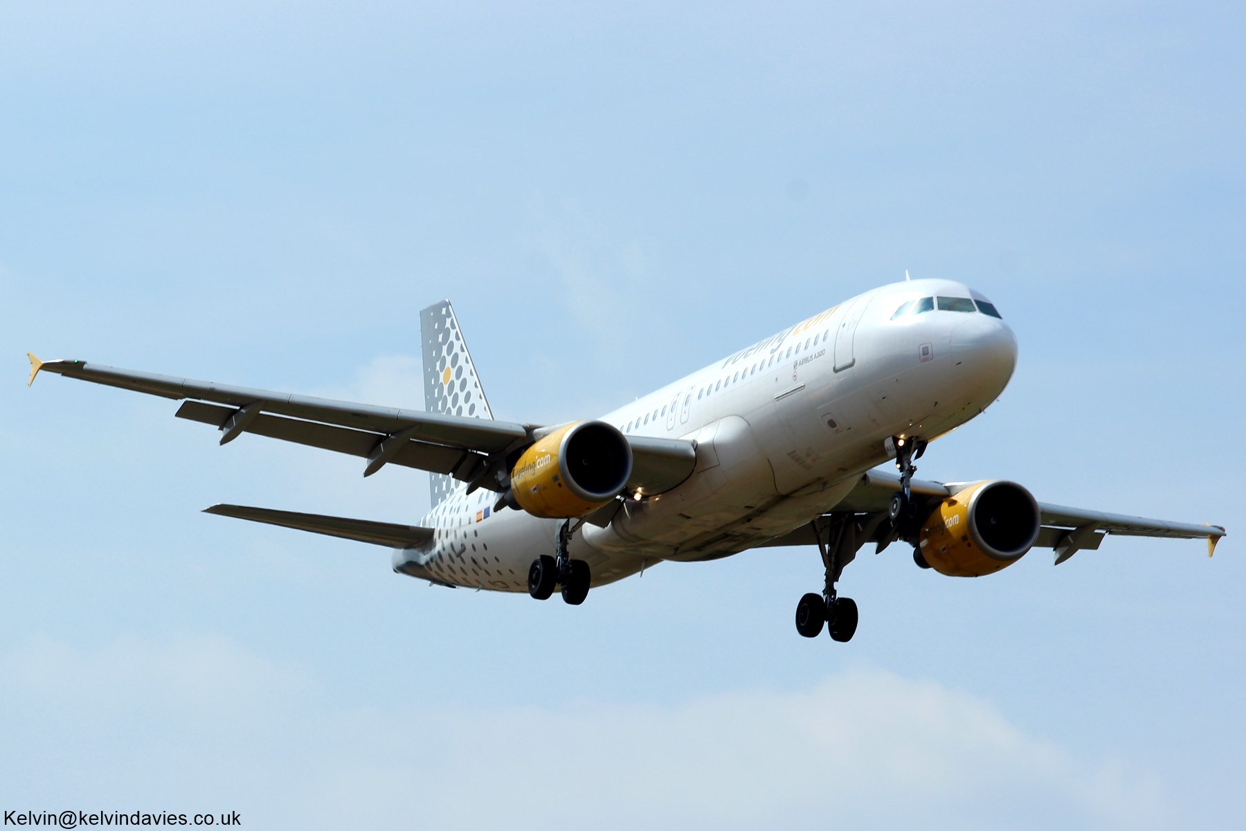 Vueling Airlines A320 EC-MAX
