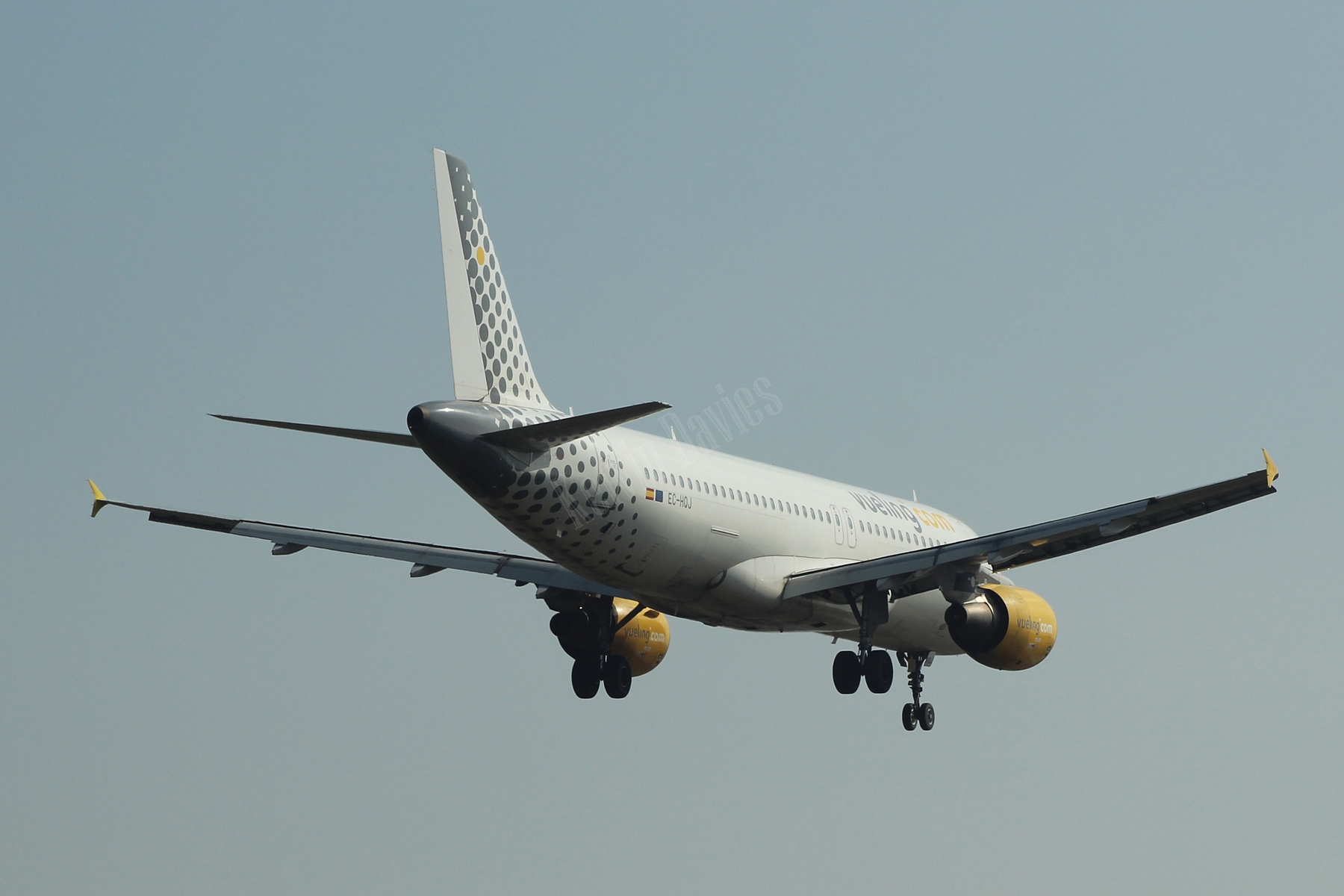 Vueling Airlines A320 EC-HQJ