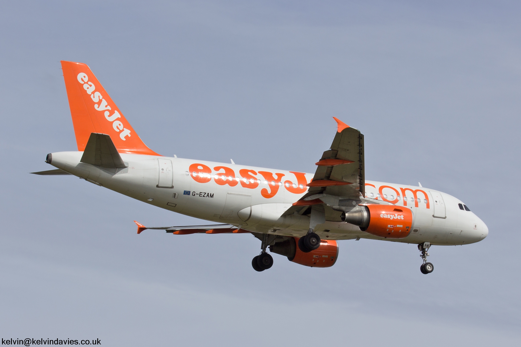 easyJet A319 G-EZAM