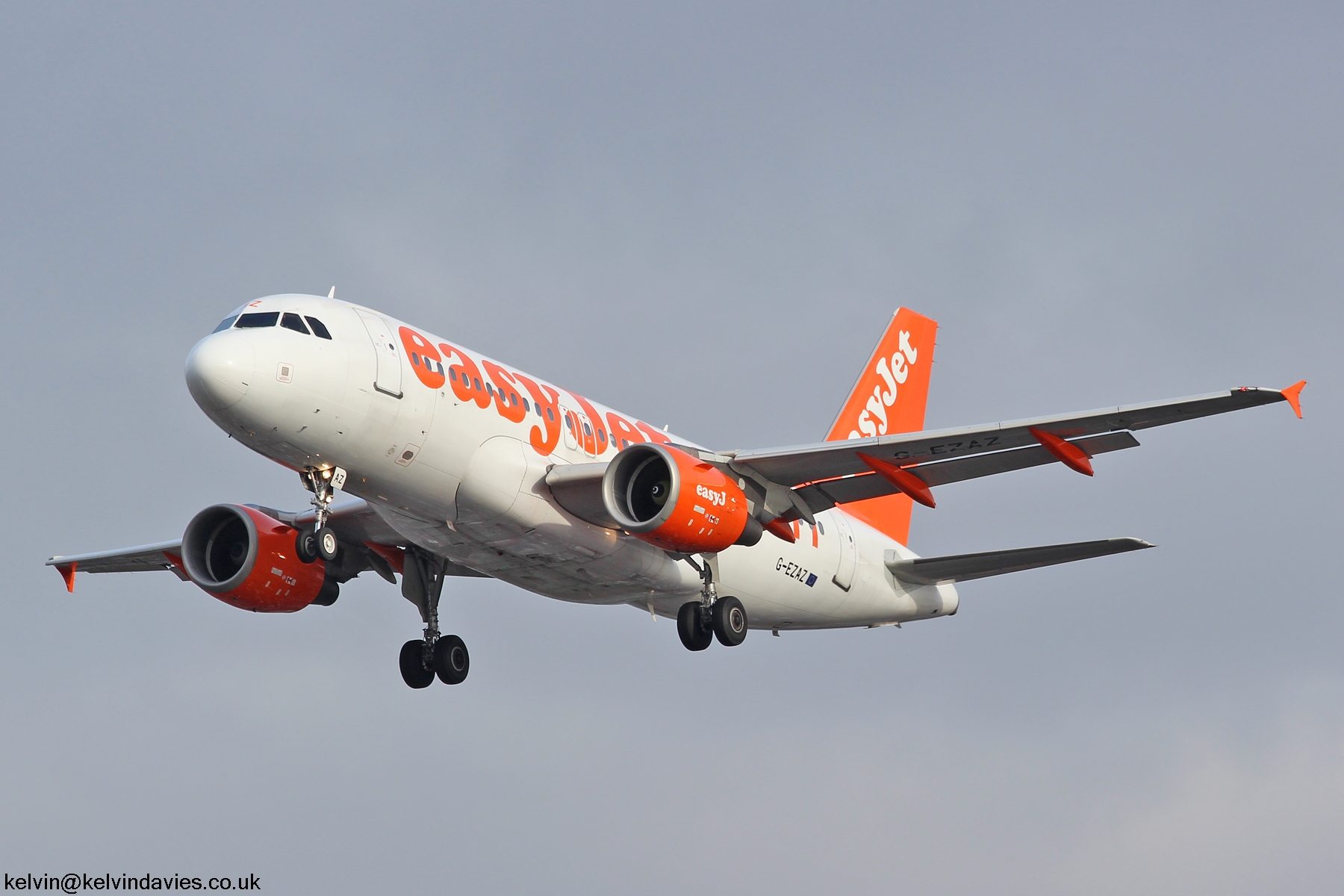 easyJet A319 G-EZAZ