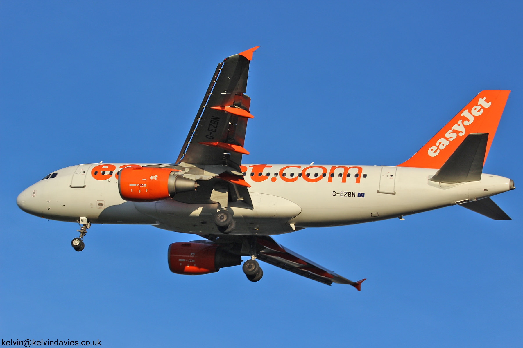 easyJet A319 G-EZBN