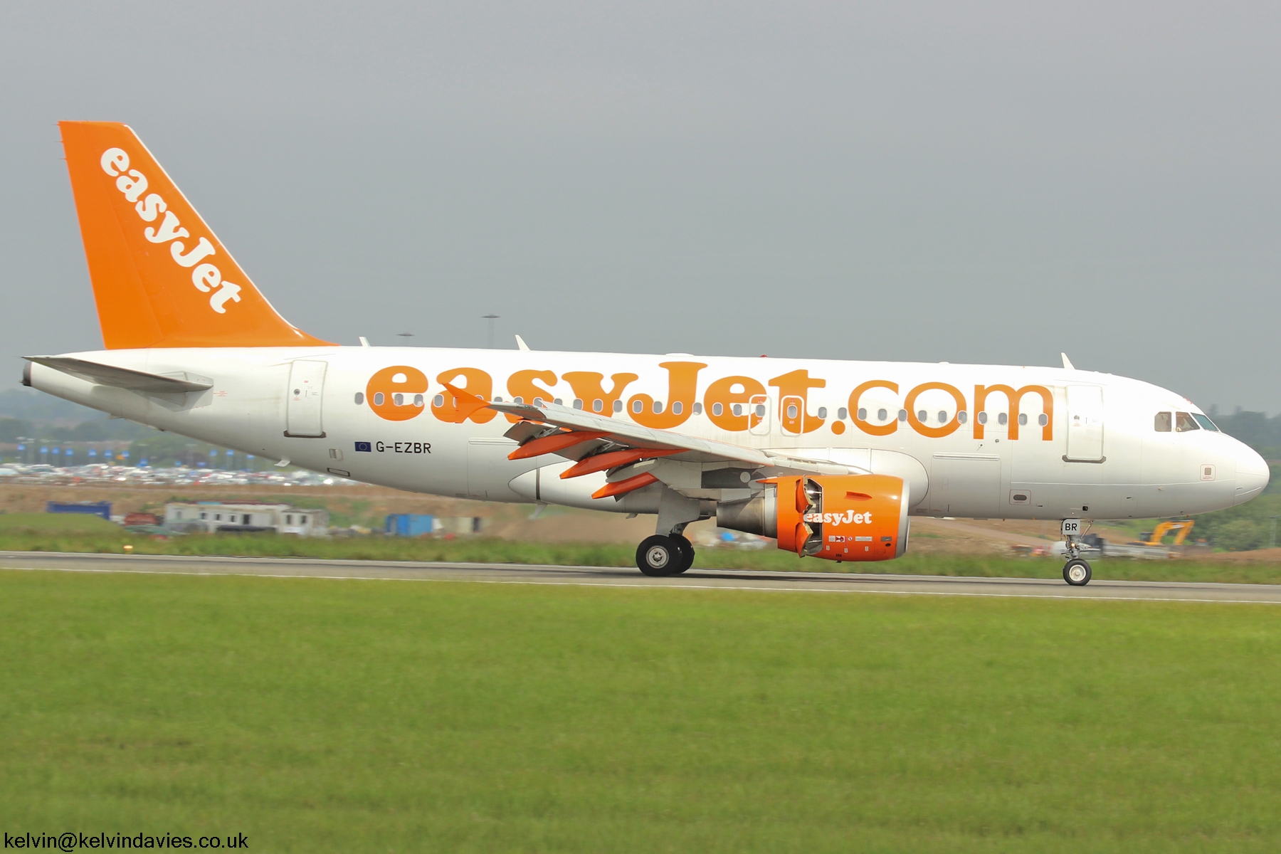 easyJet A319 G-EZBR