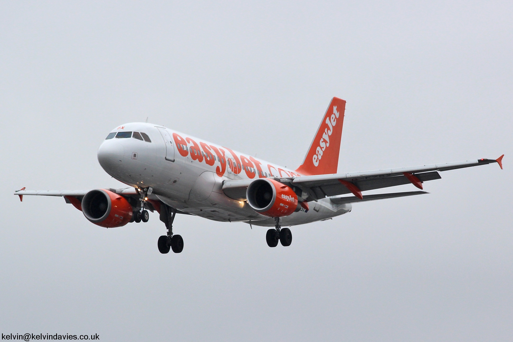 easyJet A319 G-EZBX