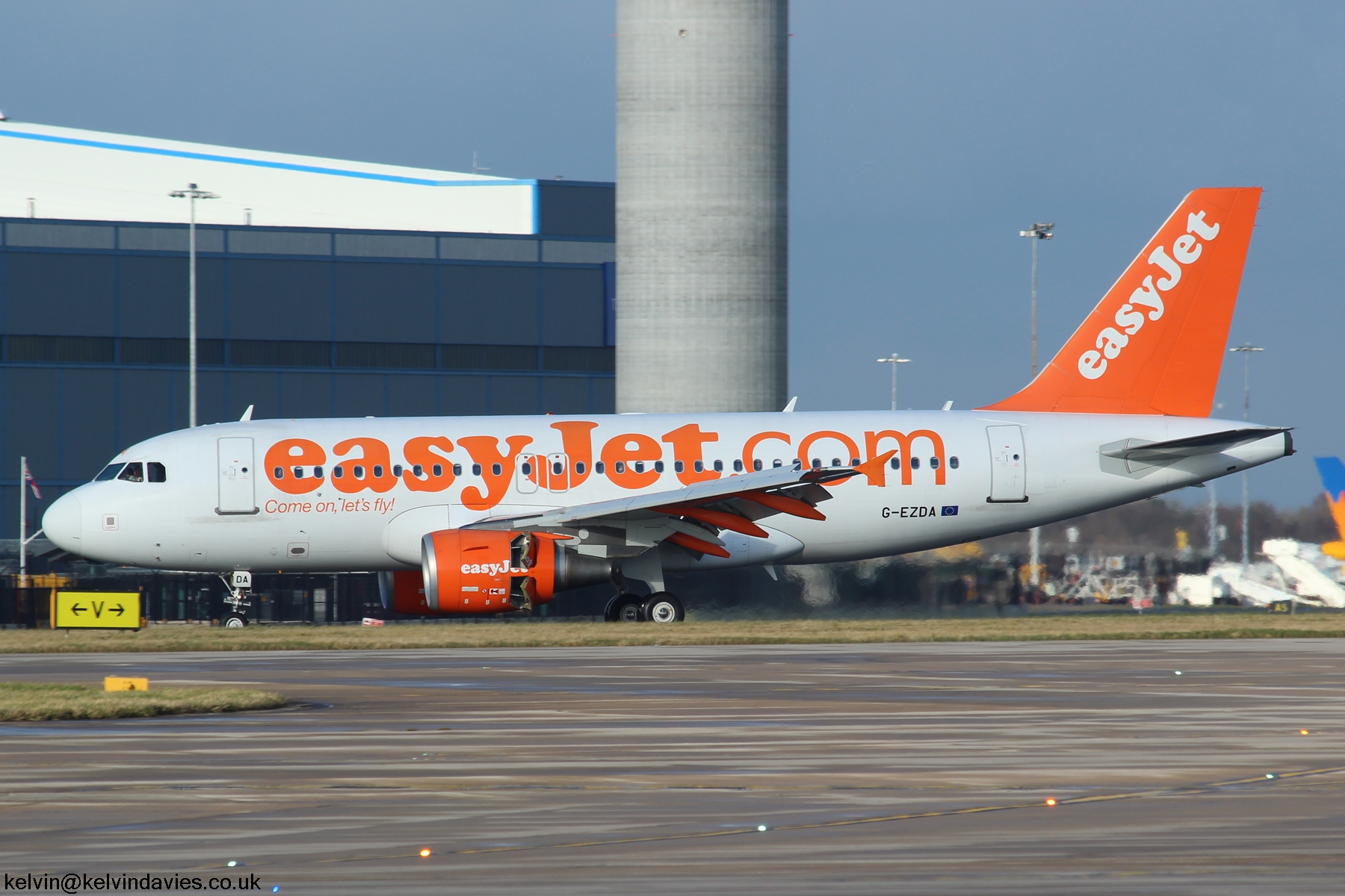 Easyjet A319 G-EZDA