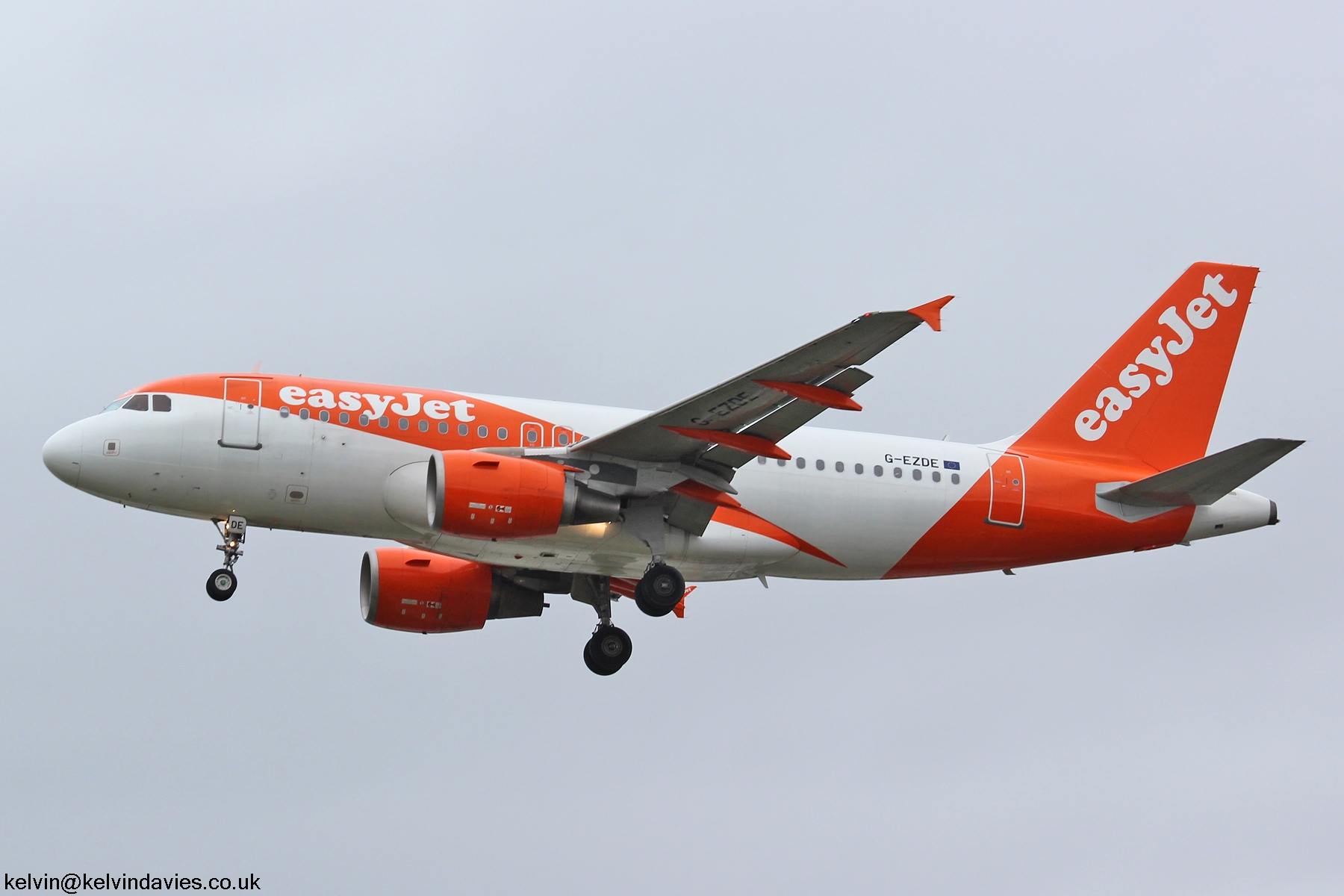 easyJet A319 G-EZDE