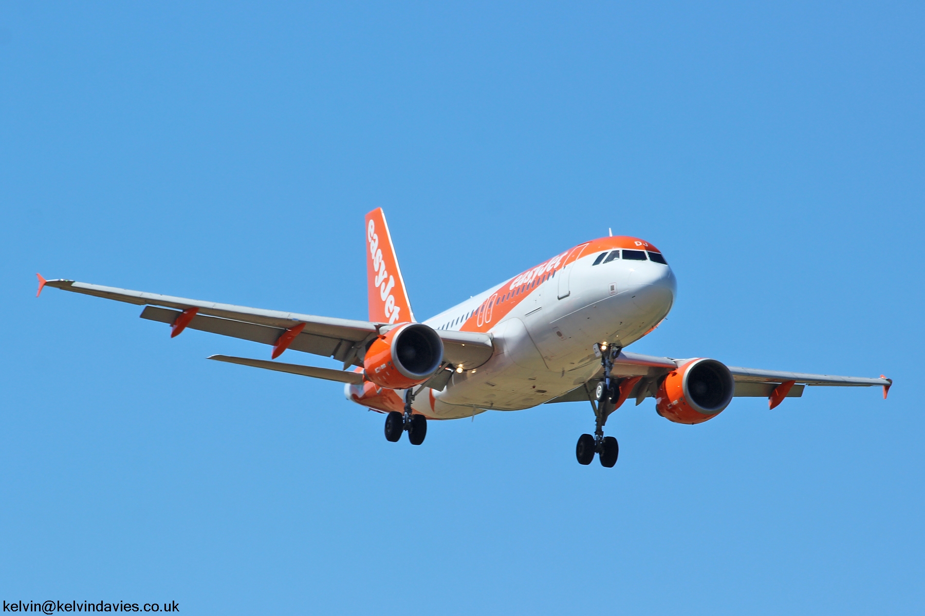 easyJet A319 G-EZDJ
