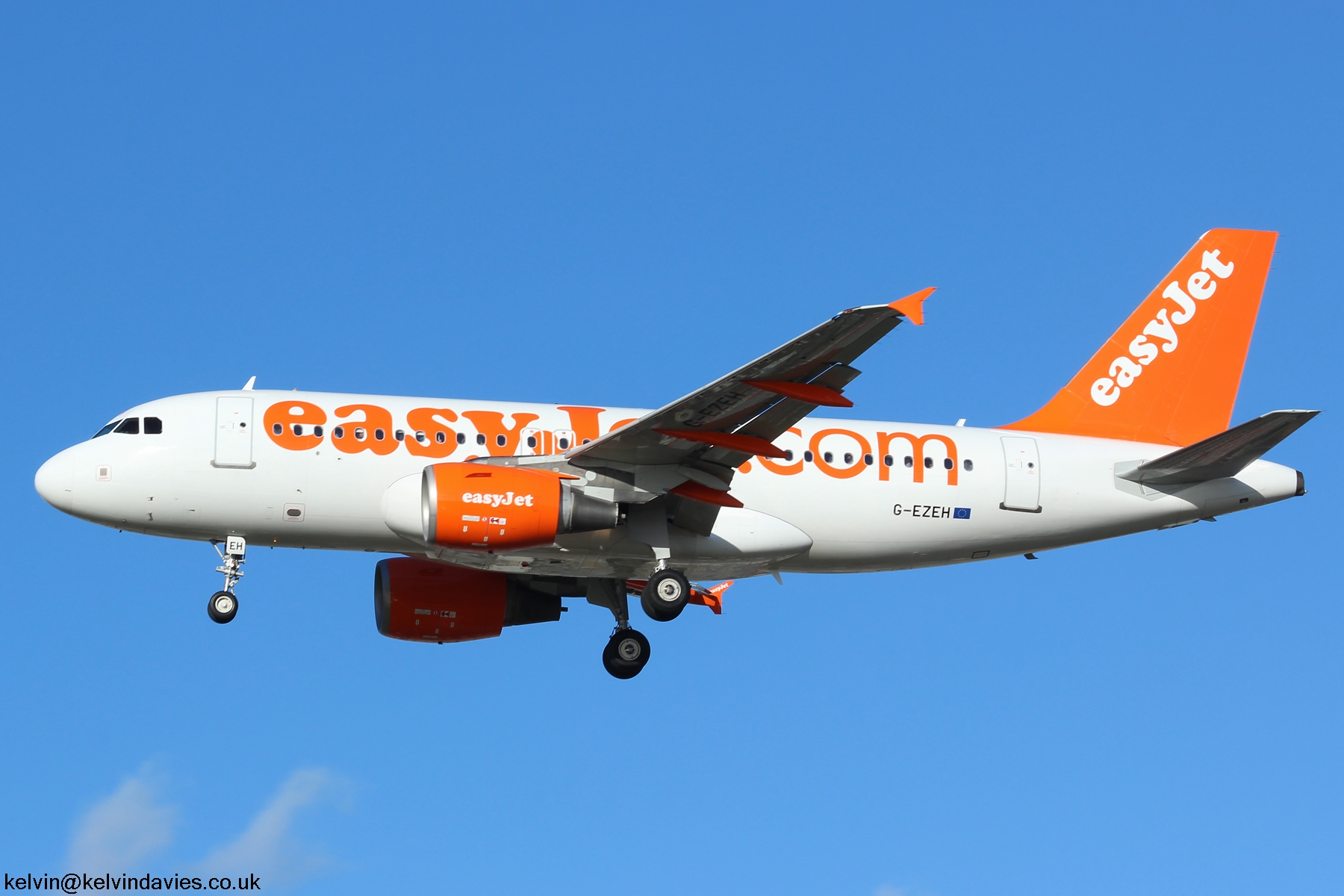 Easyjet A319 G-EZEH