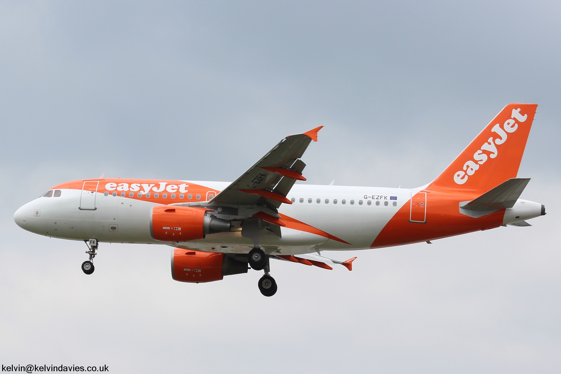 easyJet A319 G-EZFK