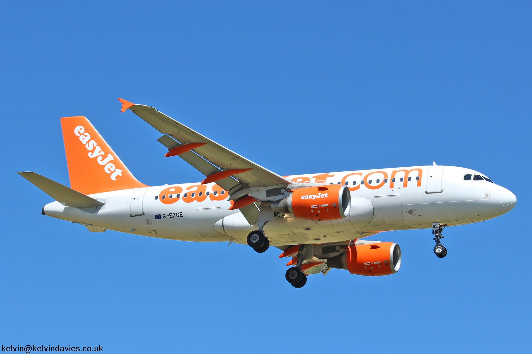 easyJet A319 G-EZGE