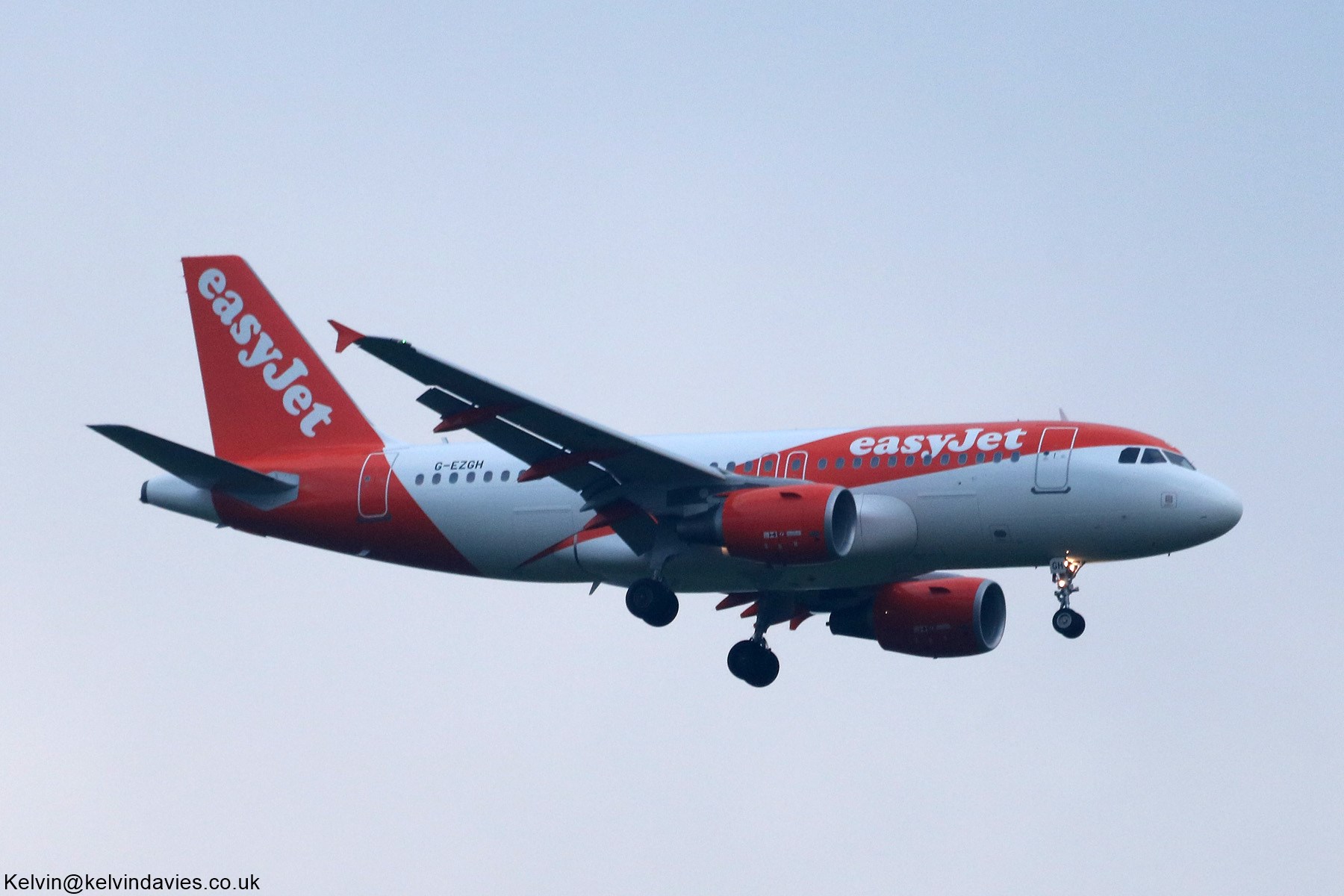 easyJet UK A319 G-EZGH