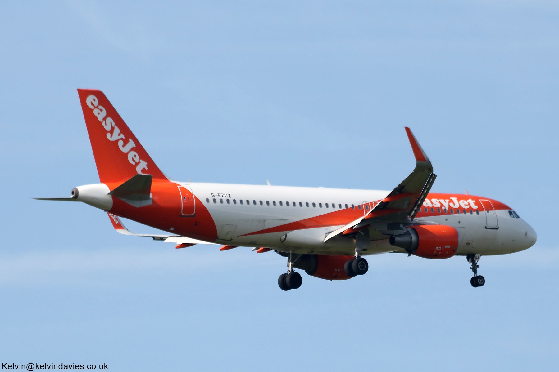 easyJet UK A320 G-EZGX