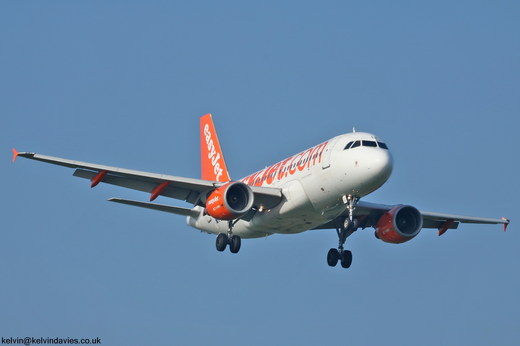 easyJet A319 G-EZIJ