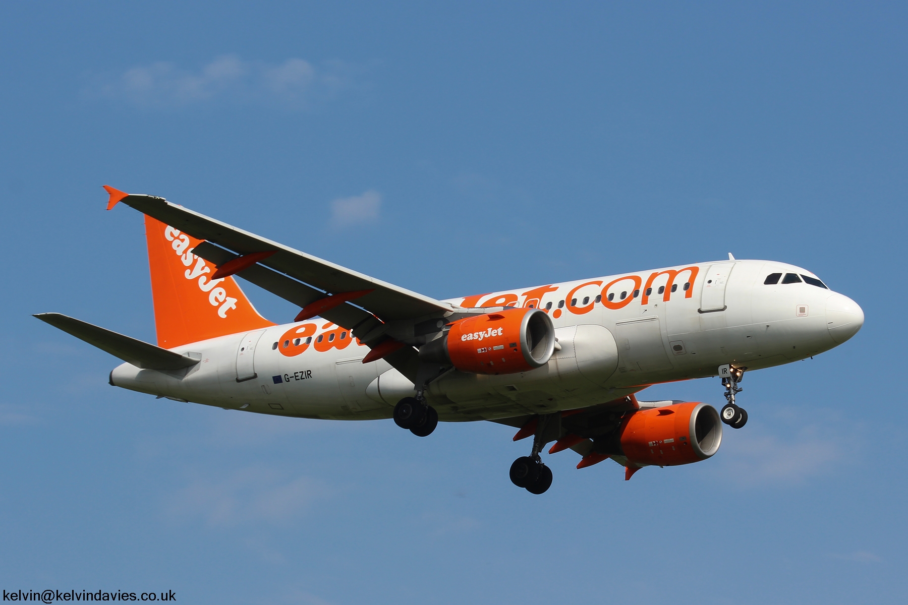 easyJet A319 G-EZIR