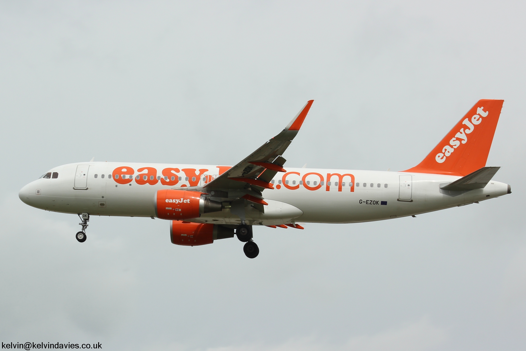 easyJet A320 G-EZOK