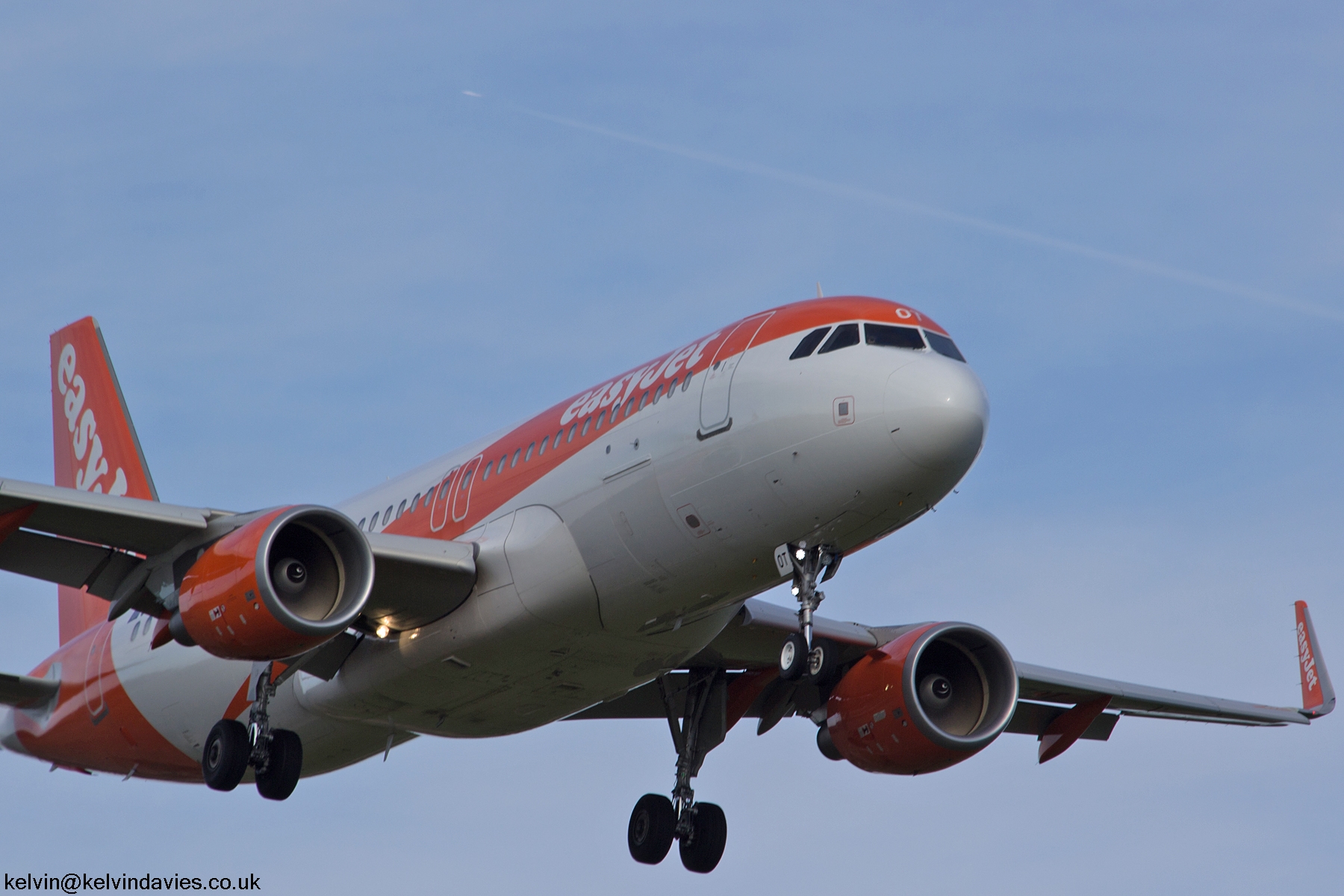 EasyJet A320 G-EZOT