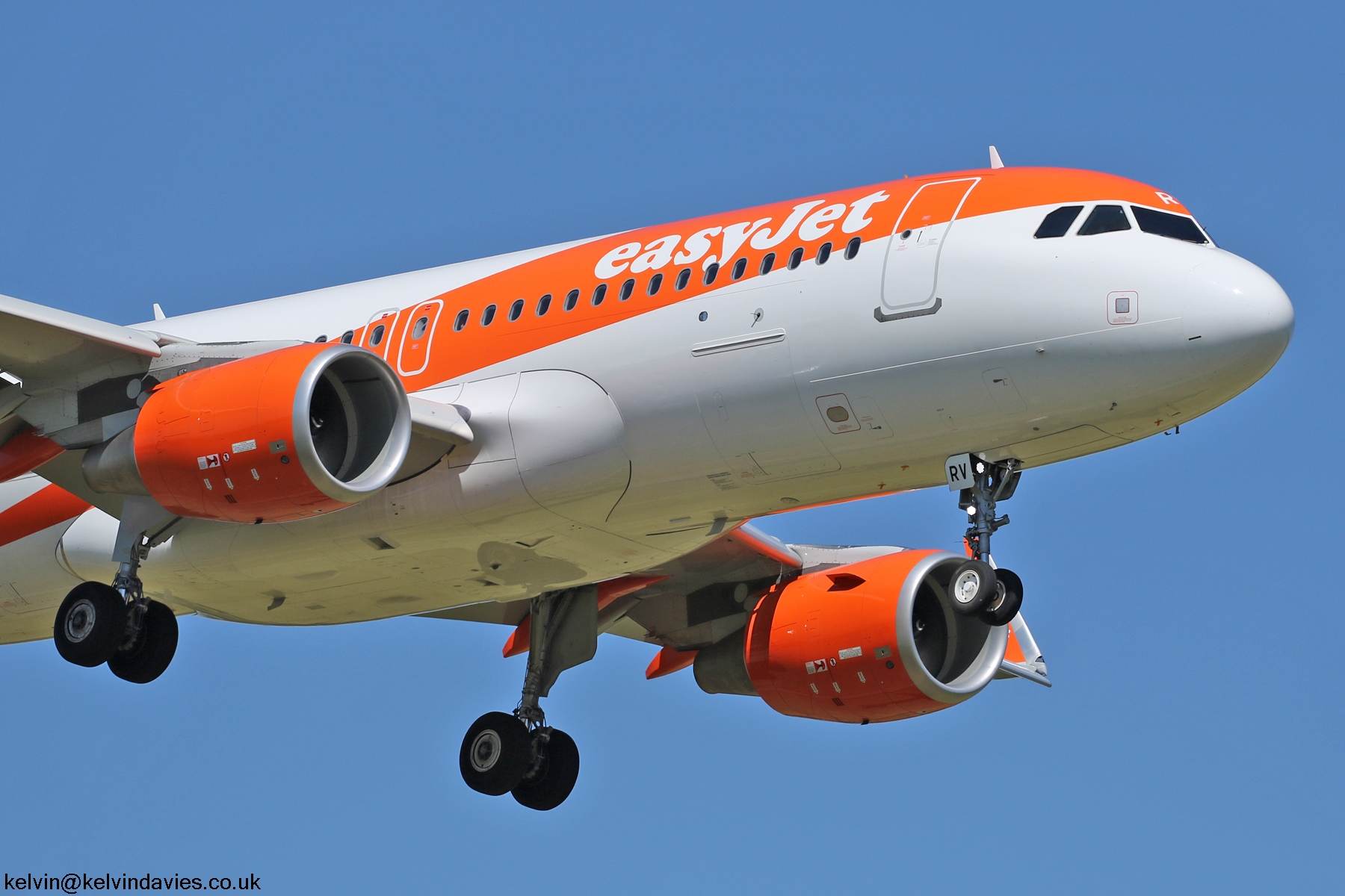 easyJet A320 G-EZRV