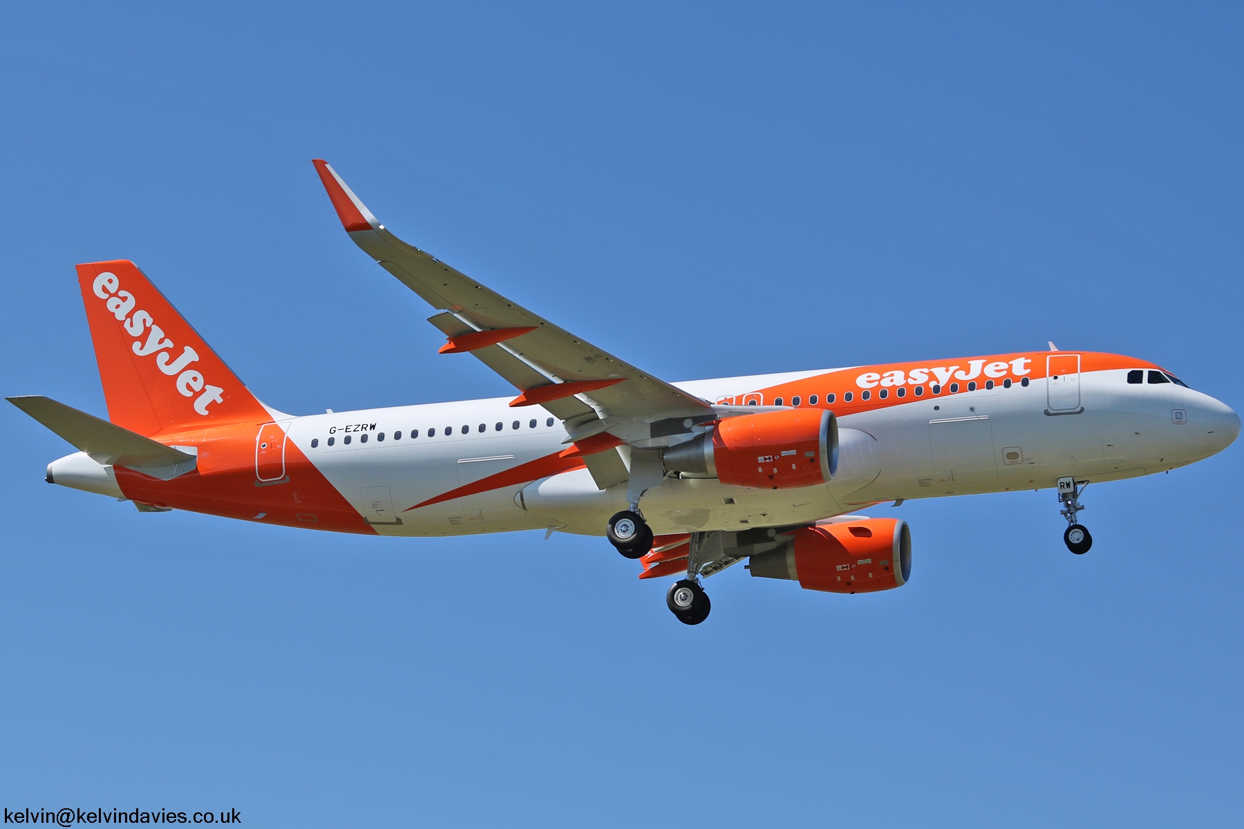 easyJet A320 G-EZRW