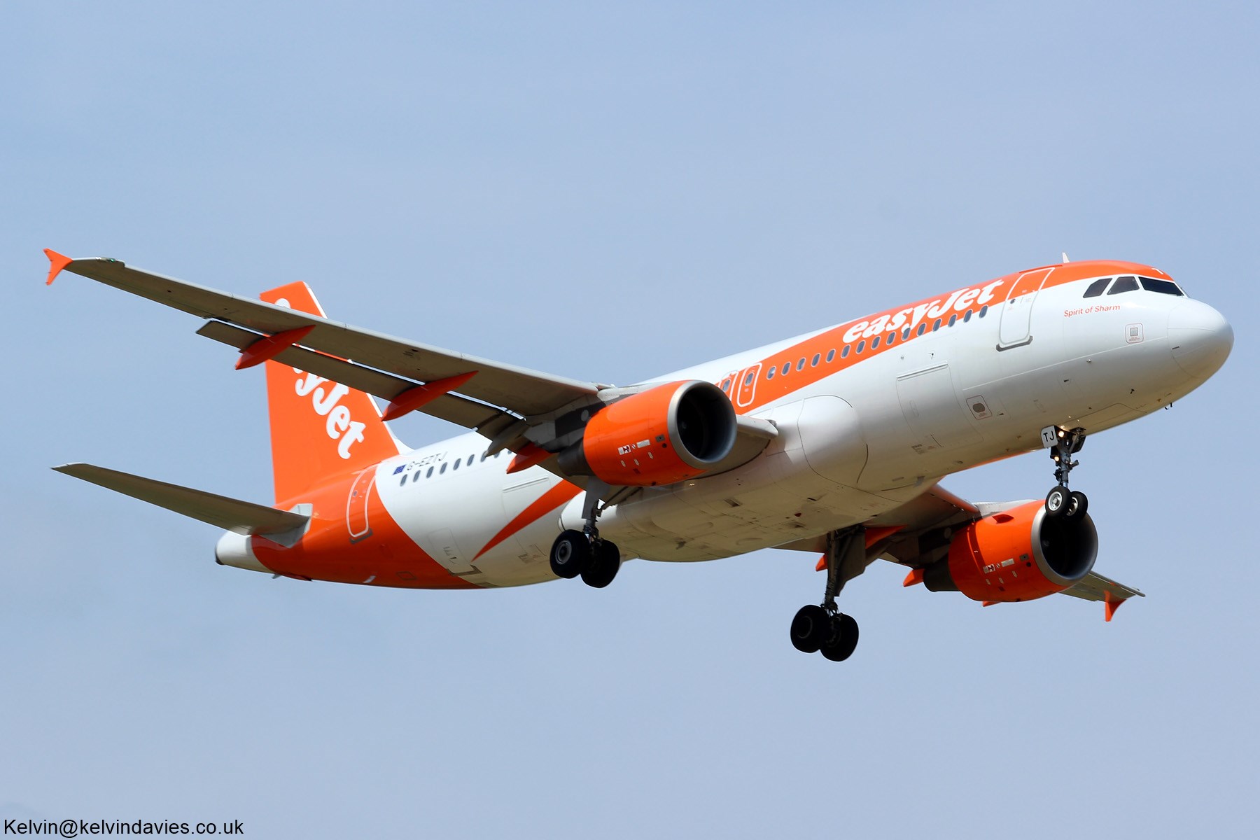 easyJet UK A320 G-EZTJ