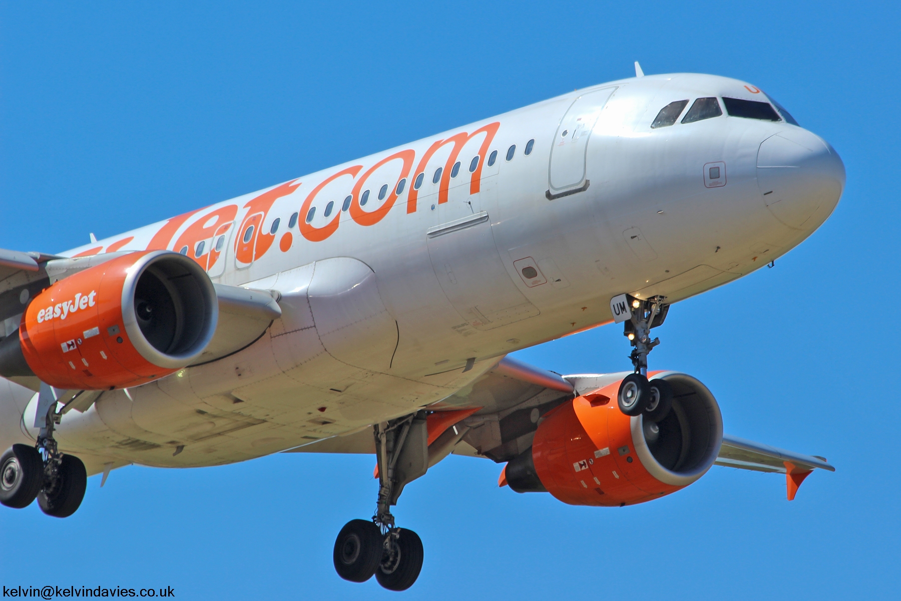 easyJet A320 G-EZUM