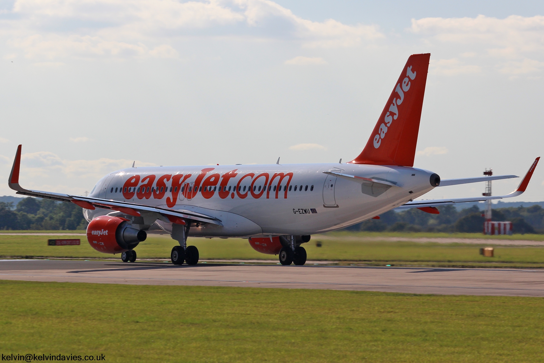 Easyjet A320 G-EZWU