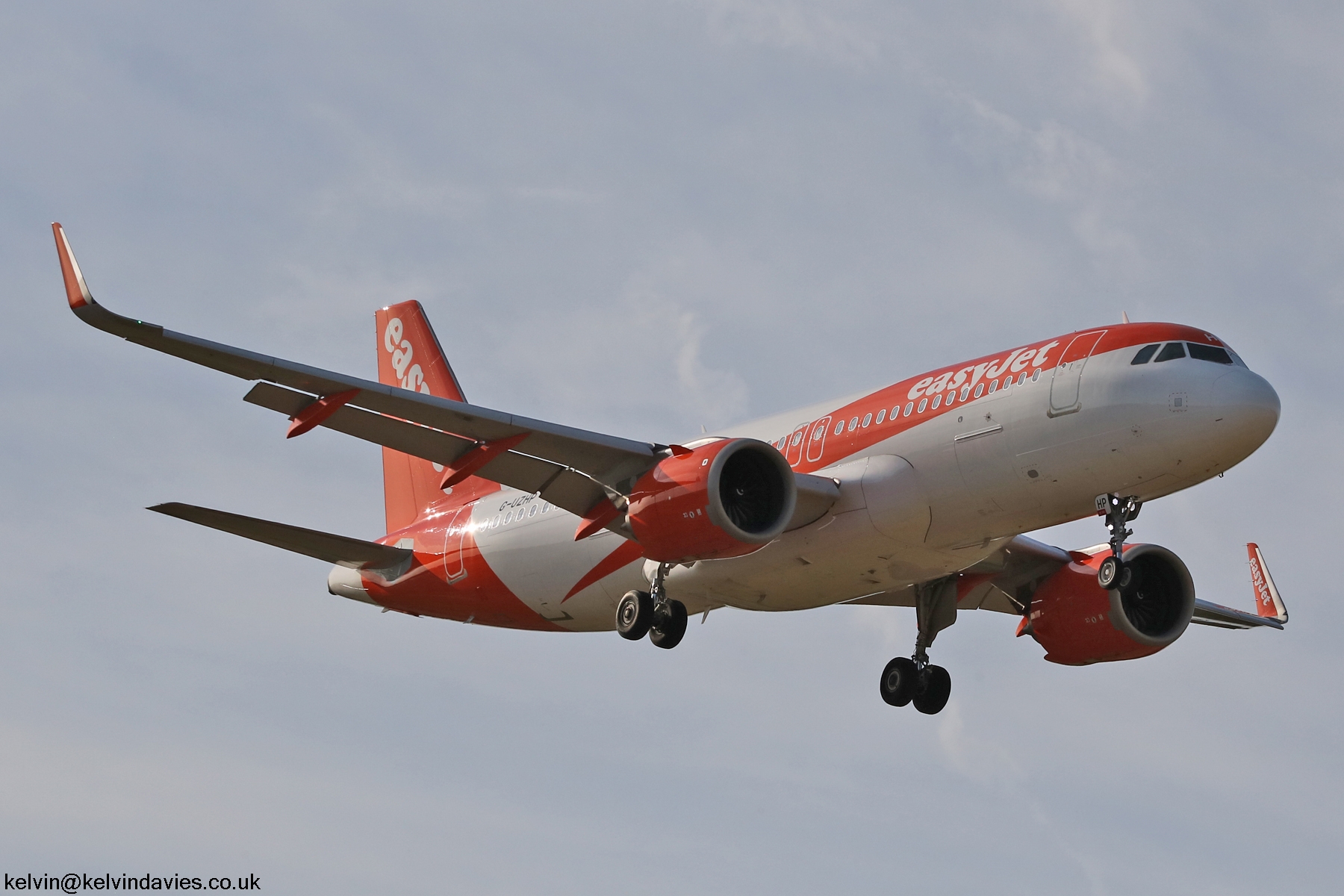 easyJet A320 NEO G-UZHP