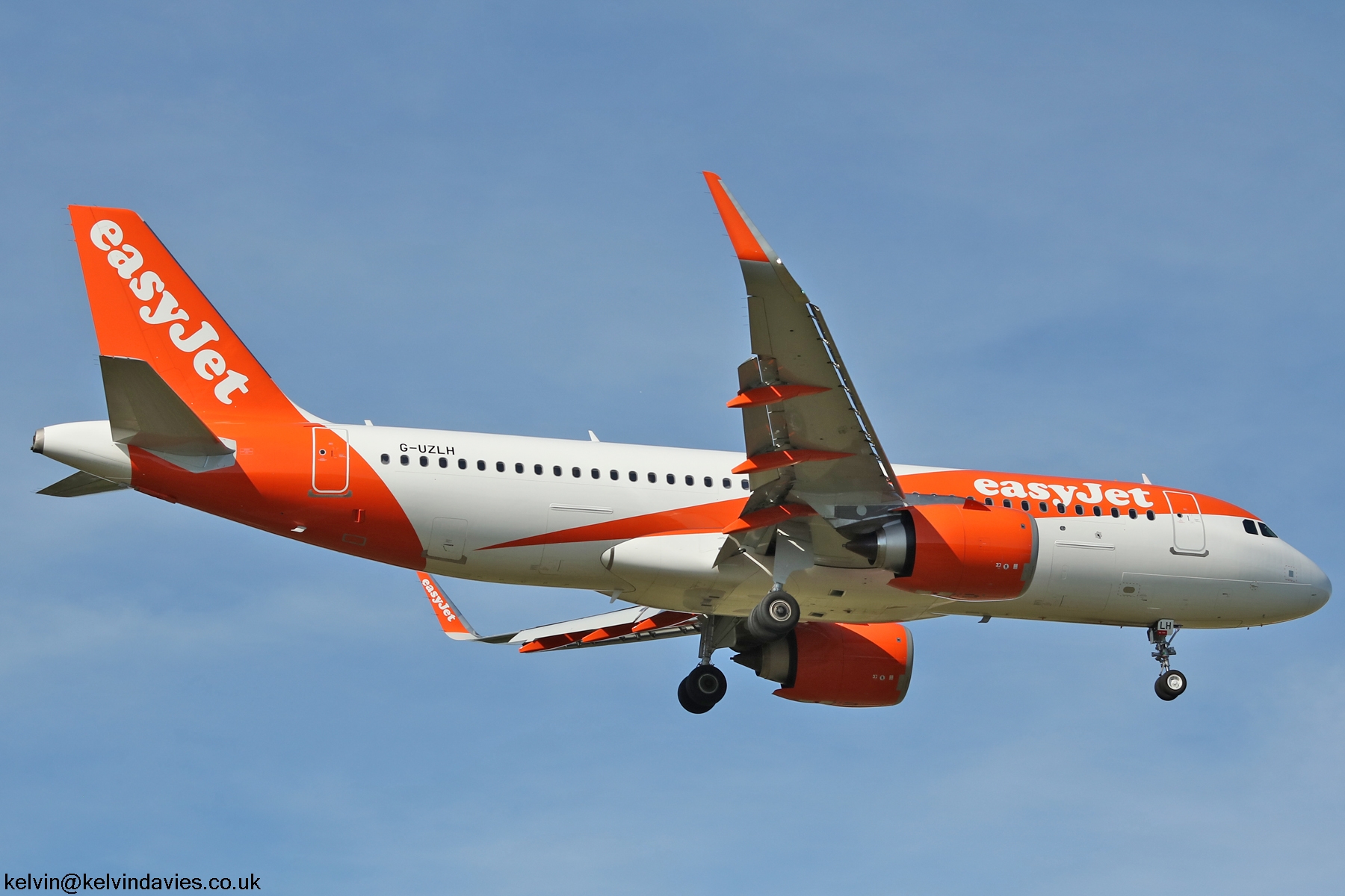 easyJet A320 G-UZLH