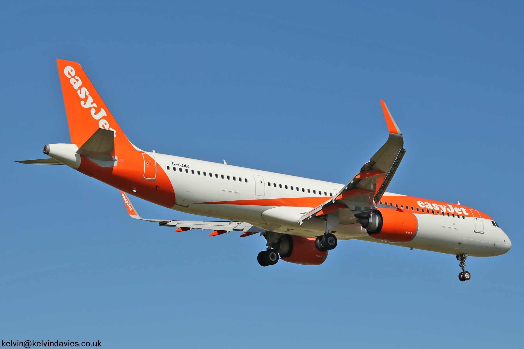 easyJet A321 NEO G-UZMC