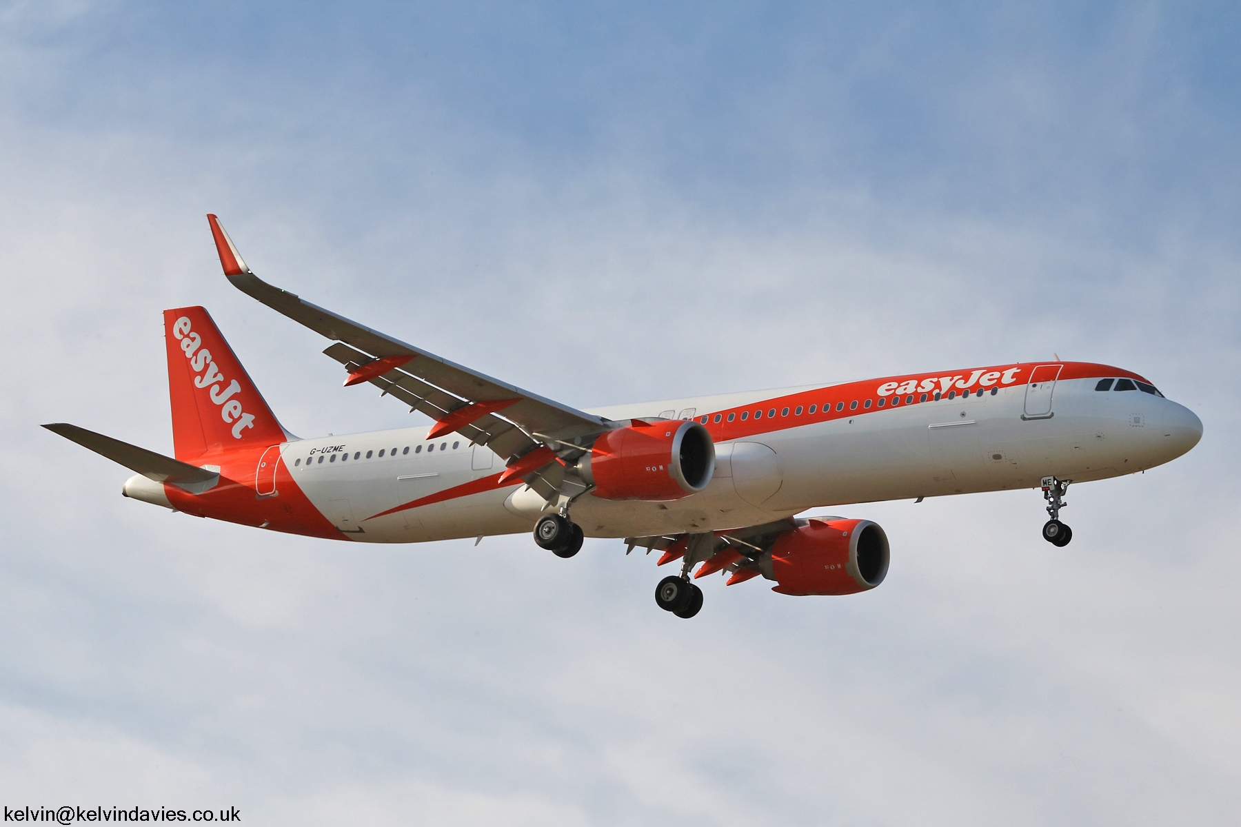 easyJet A321 NEO G-UZME