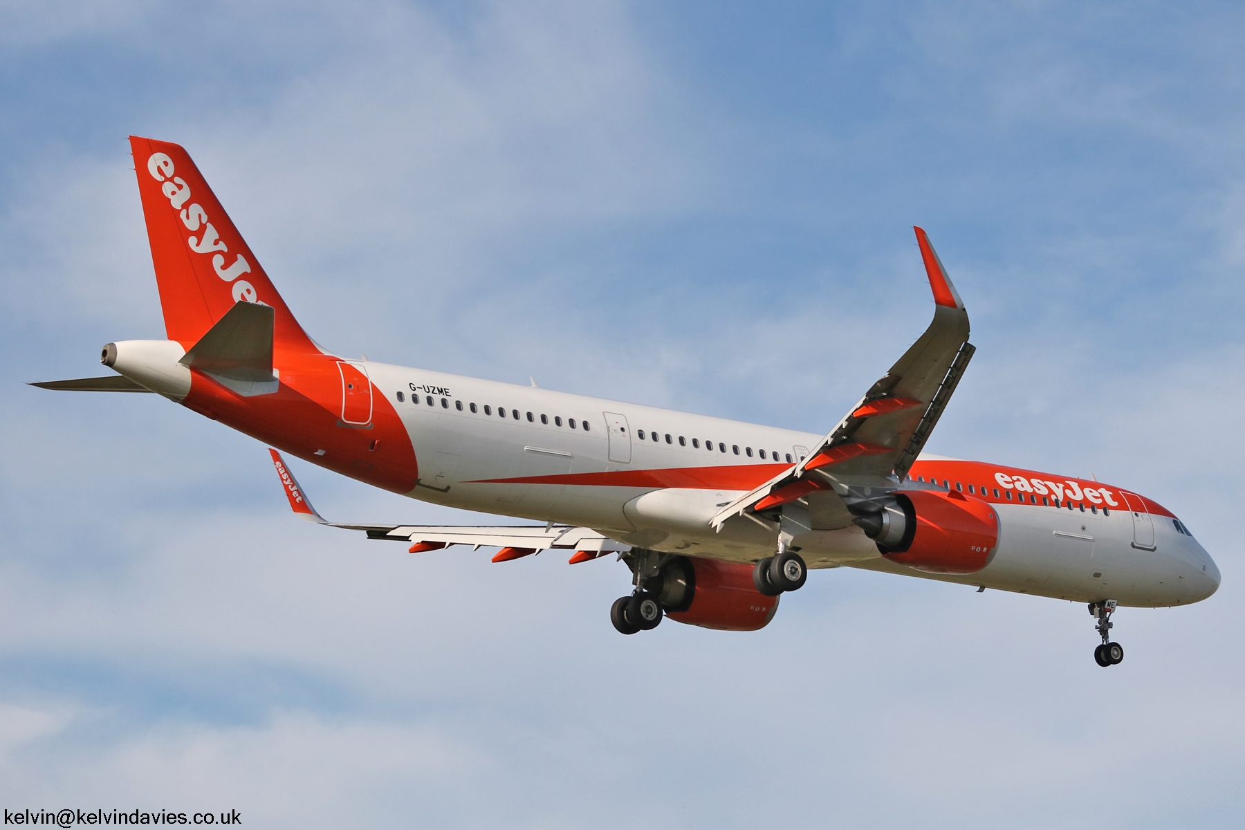 easyJet A321 NEO G-UZME