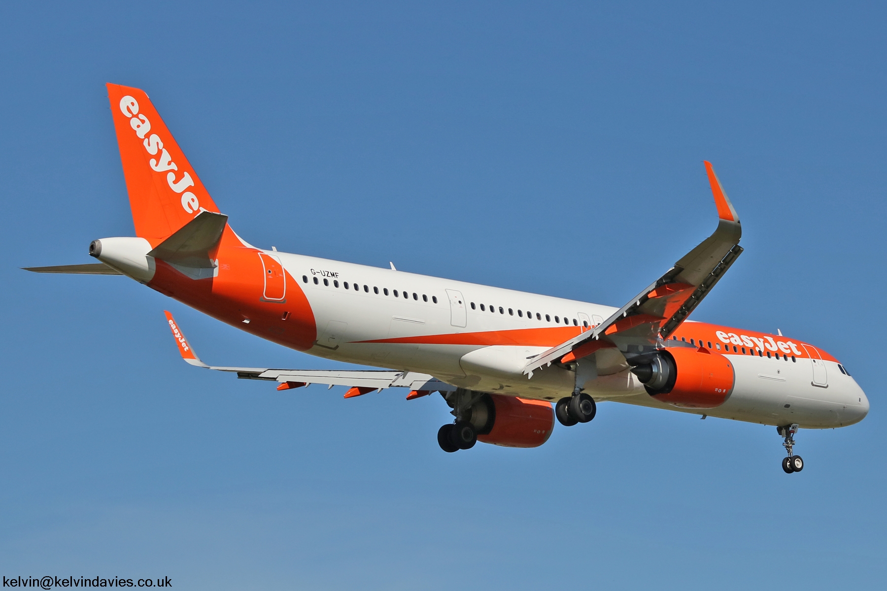 easyJet A321 NEO G-UZMF