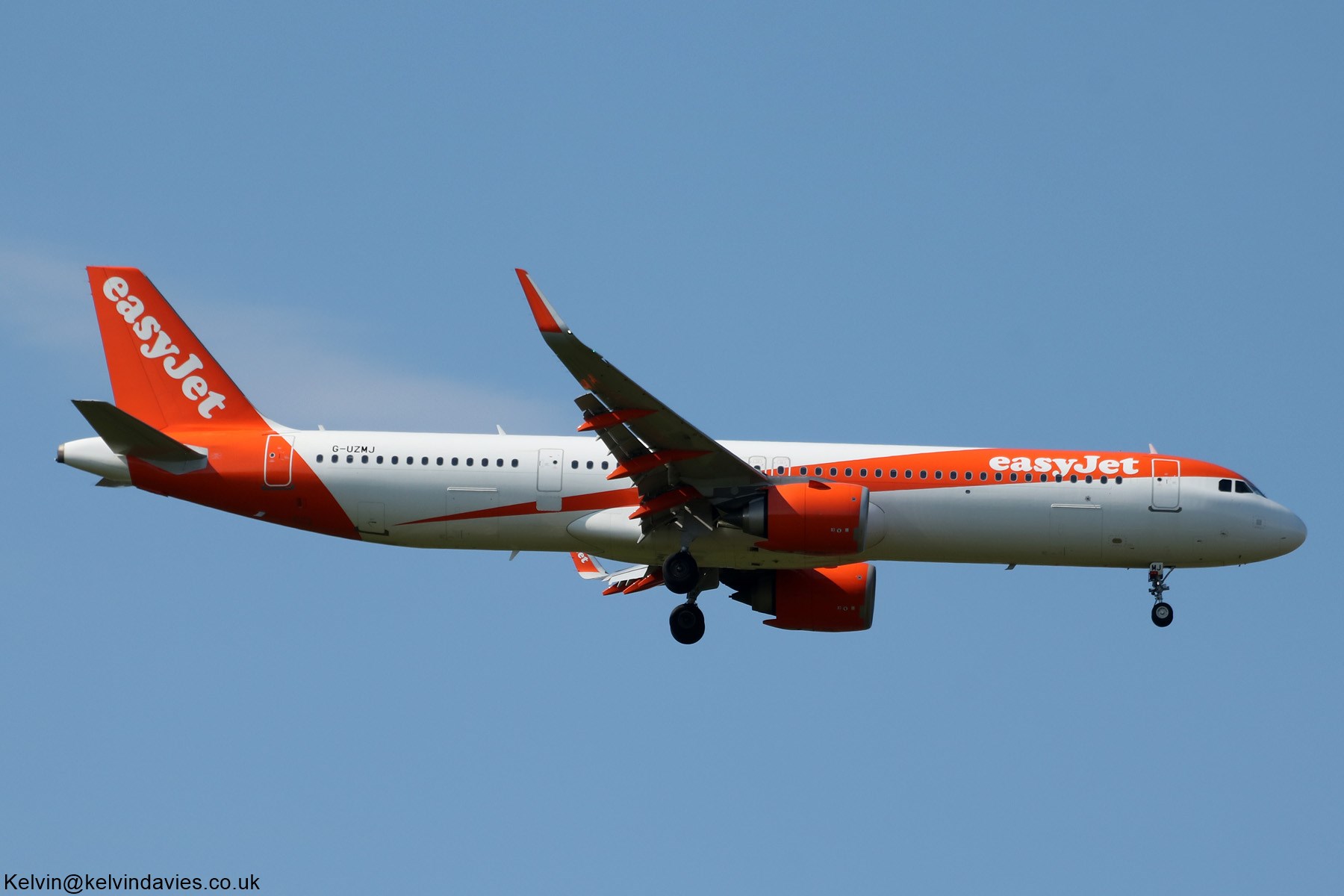 easyJet UK A321 G-UZMJ