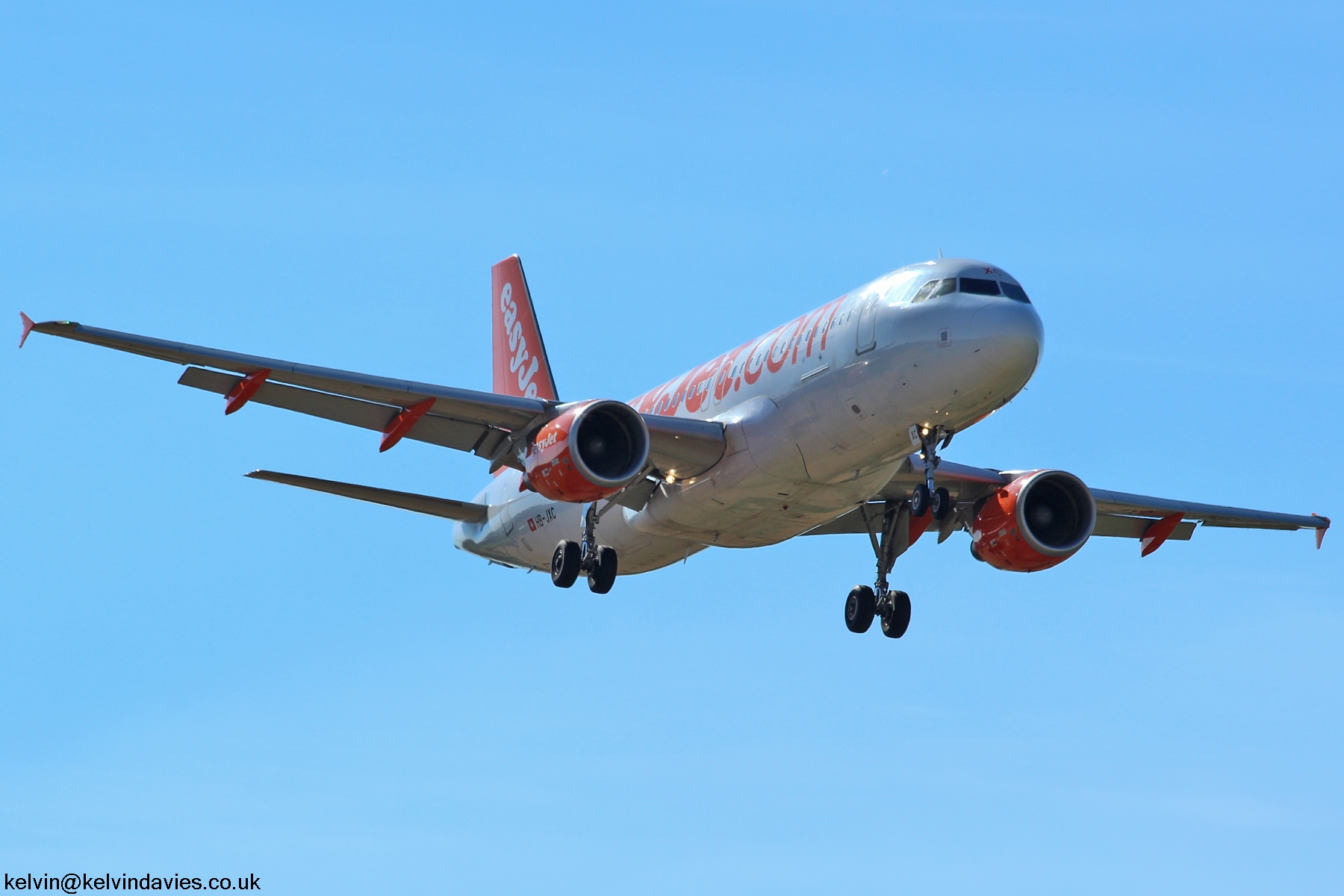 easyJet Switzerland A320 HB-JXC