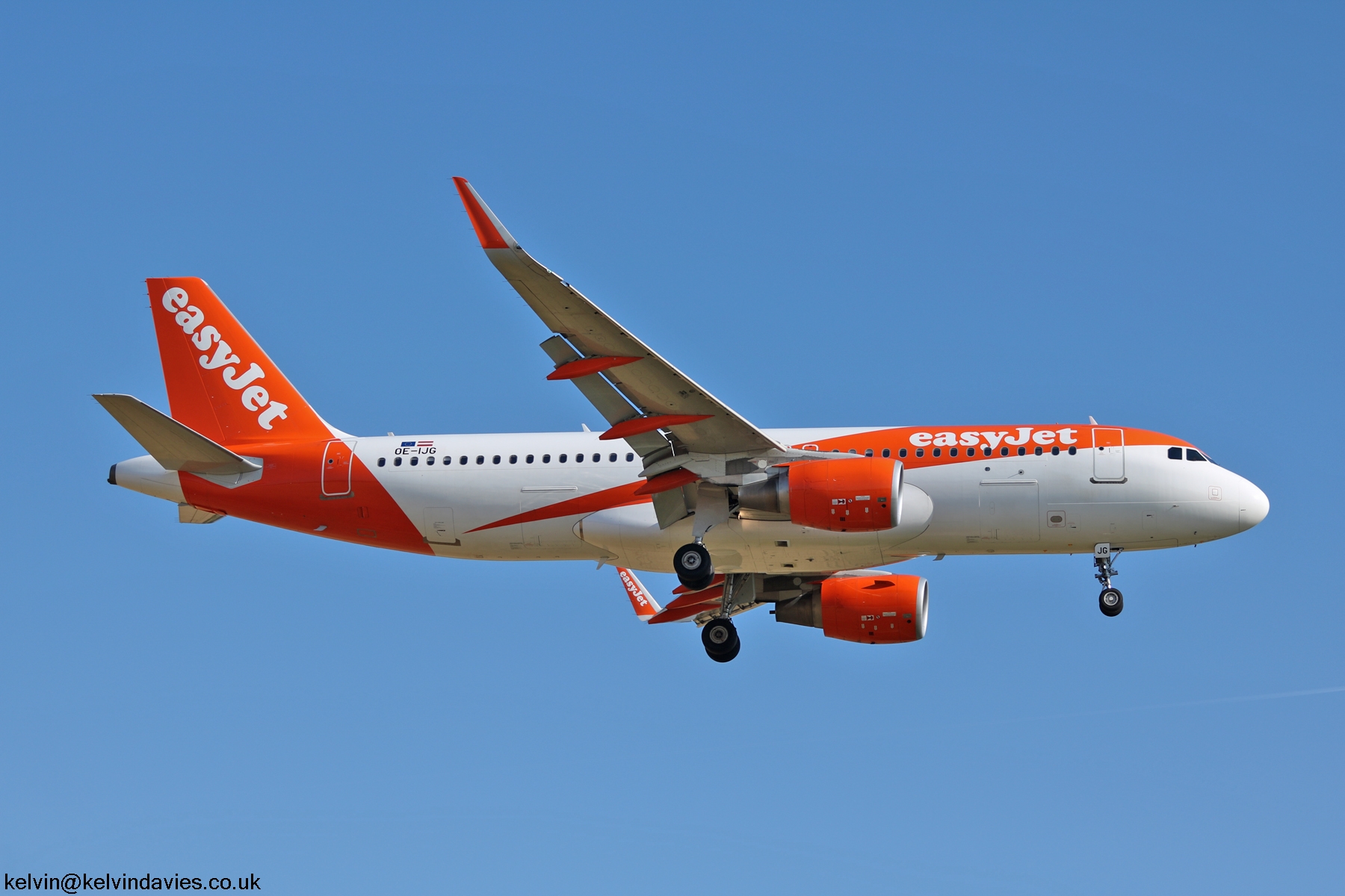 easyJet Europe A320 OE-IJG