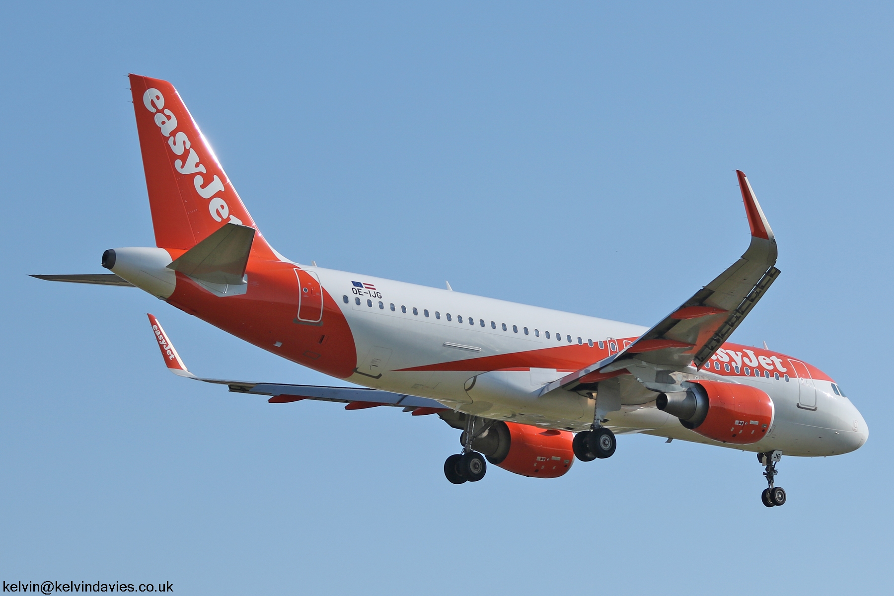 easyJet Europe A320 OE-IJG
