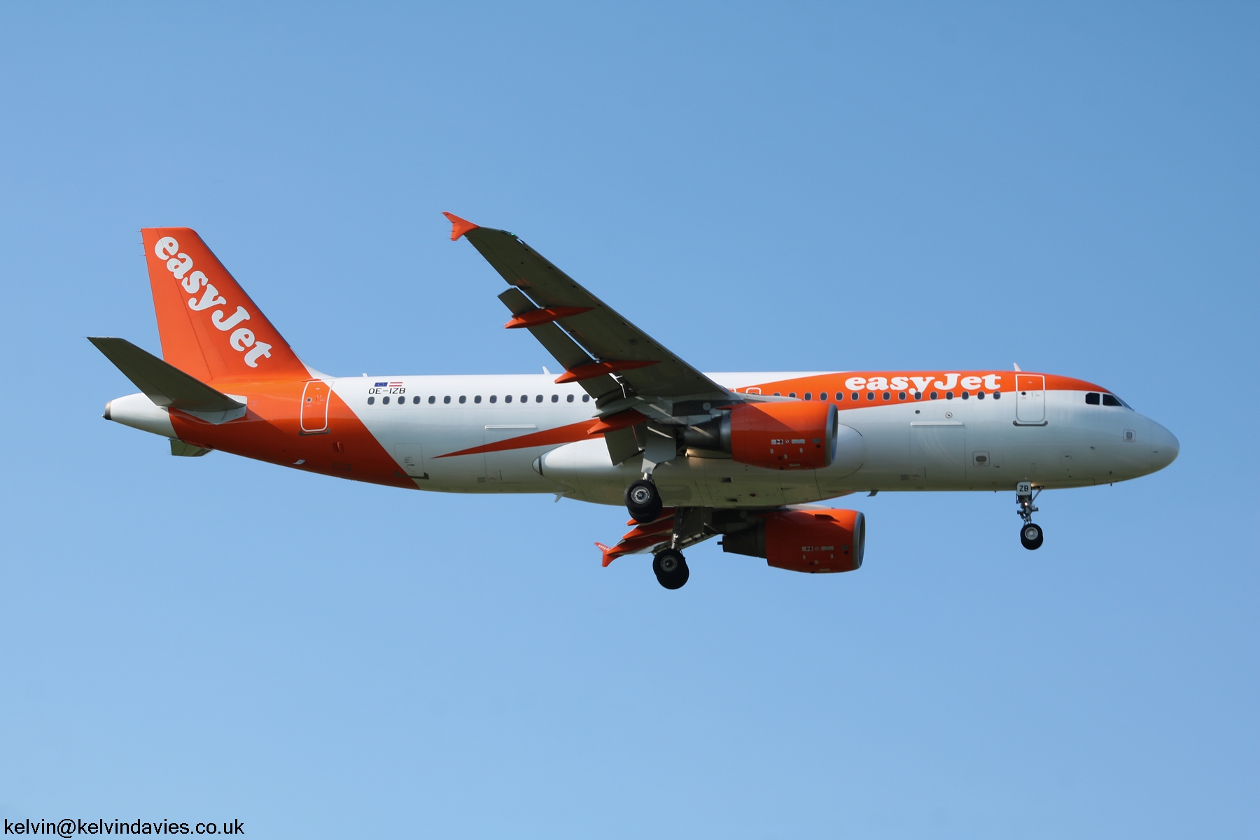 easyJet Europe A320 OE-IZB