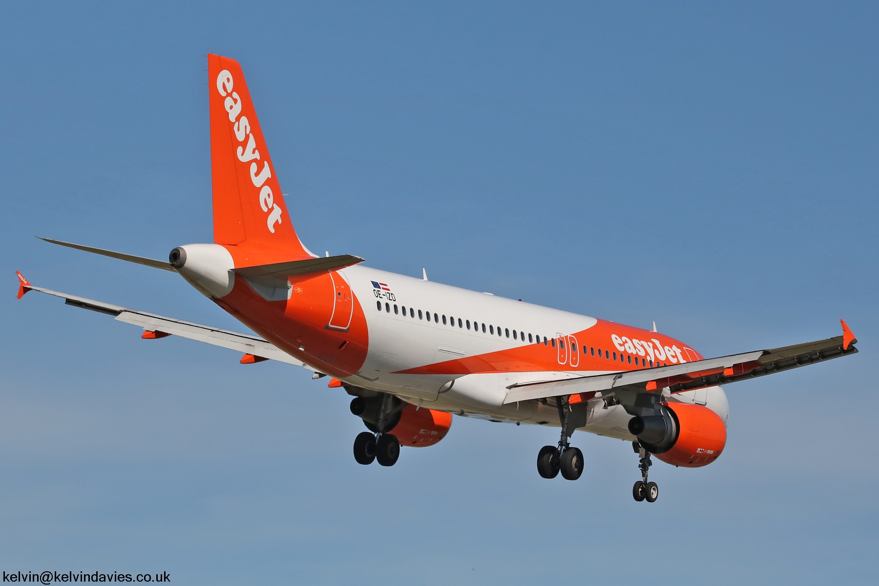 easyJet Europe A320 OE-IZD