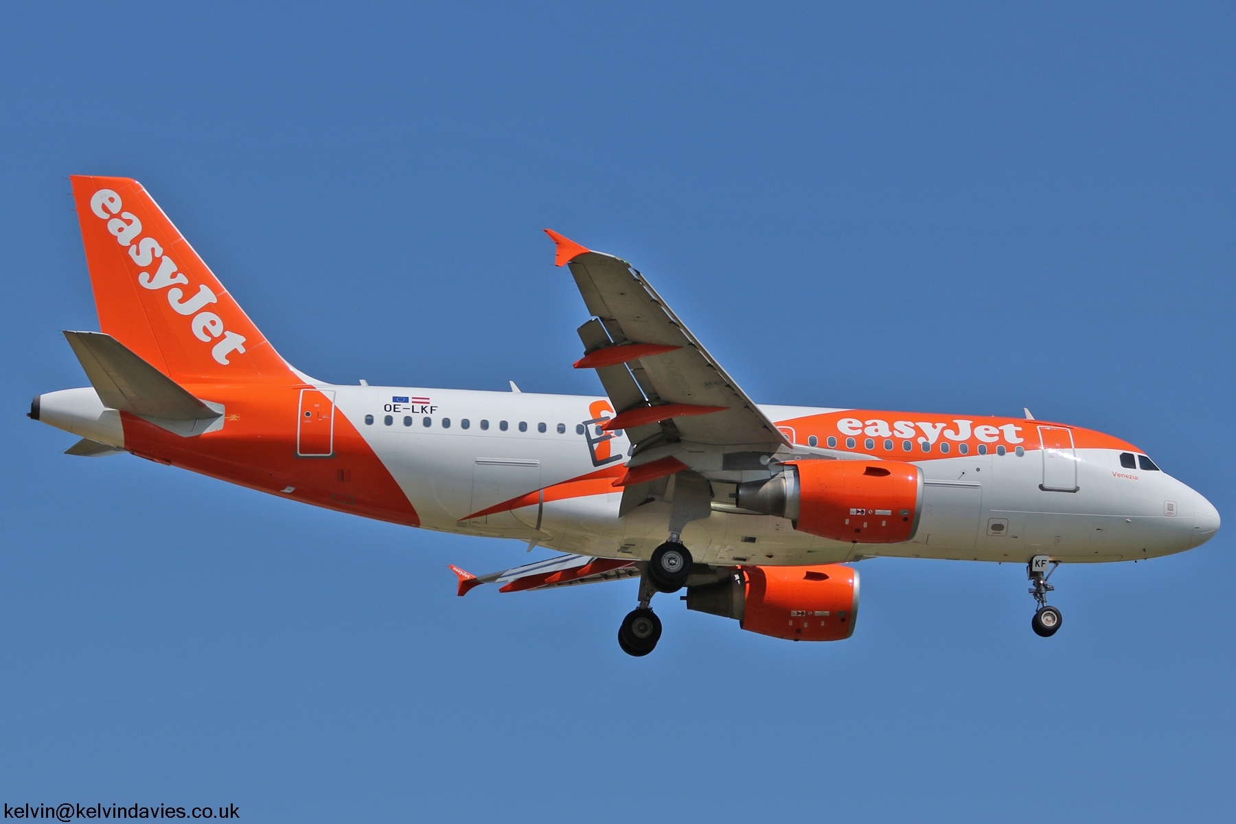 easyJet Europe A319 OE-LKF