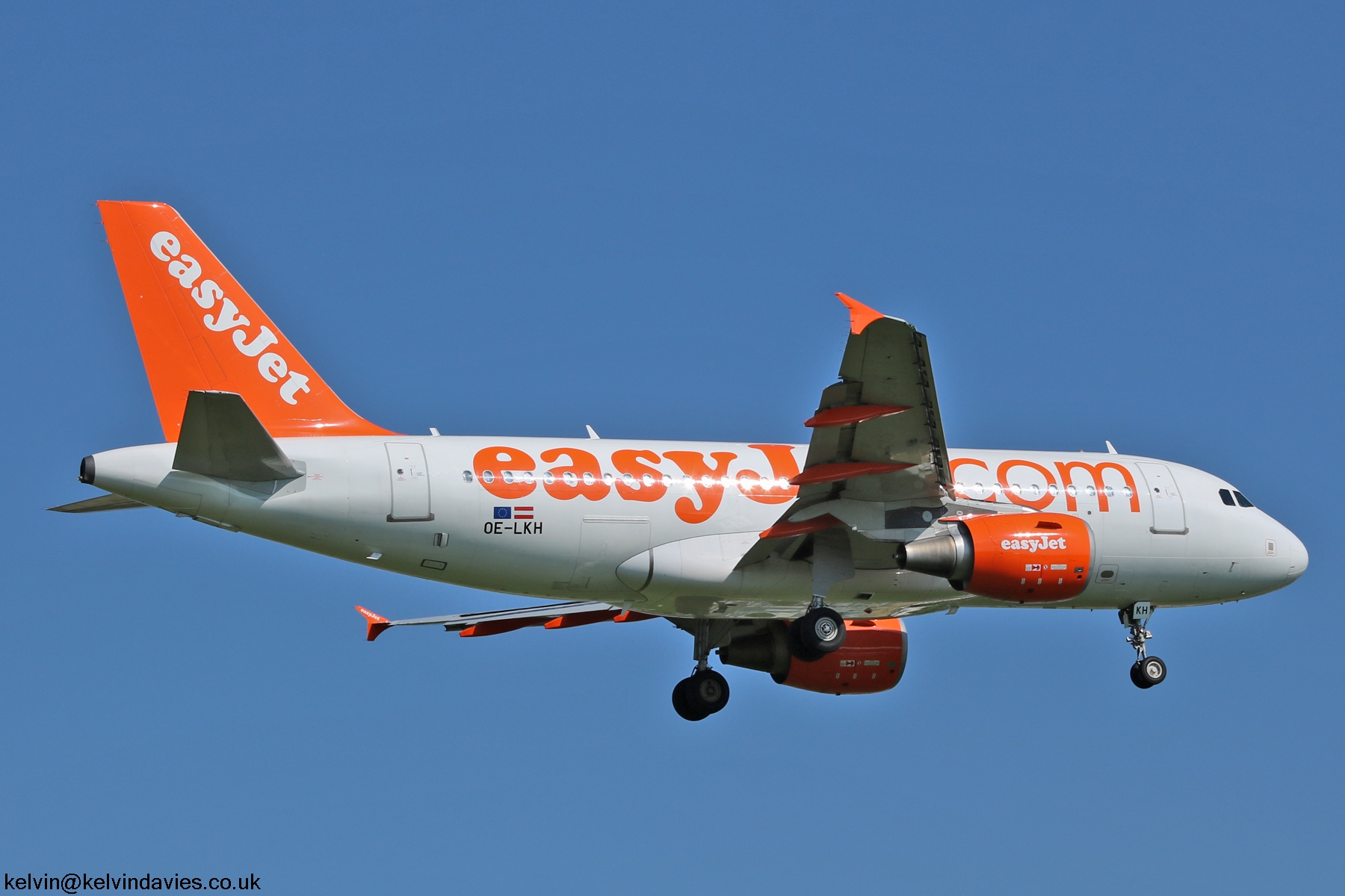 easyJet Europe A319 OE-LKH