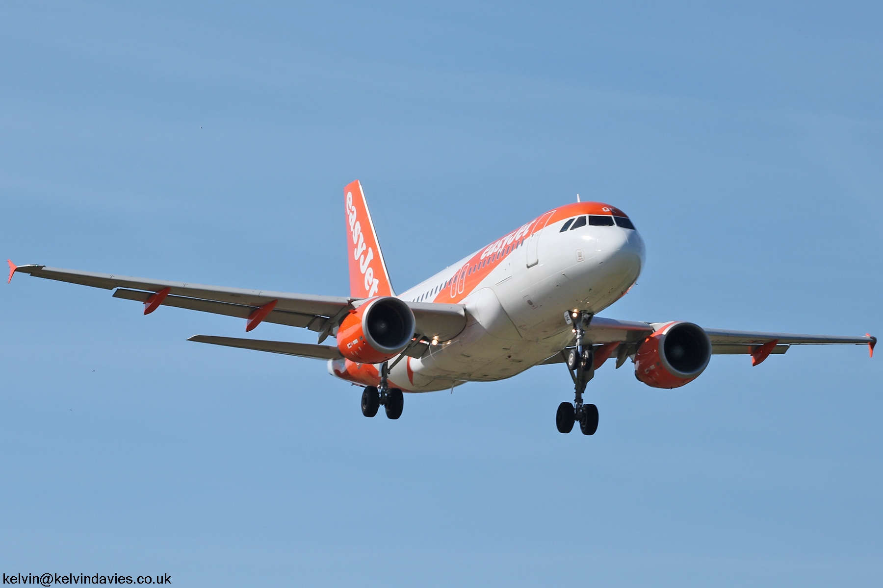 easyJet Europe A319 OE-LQE